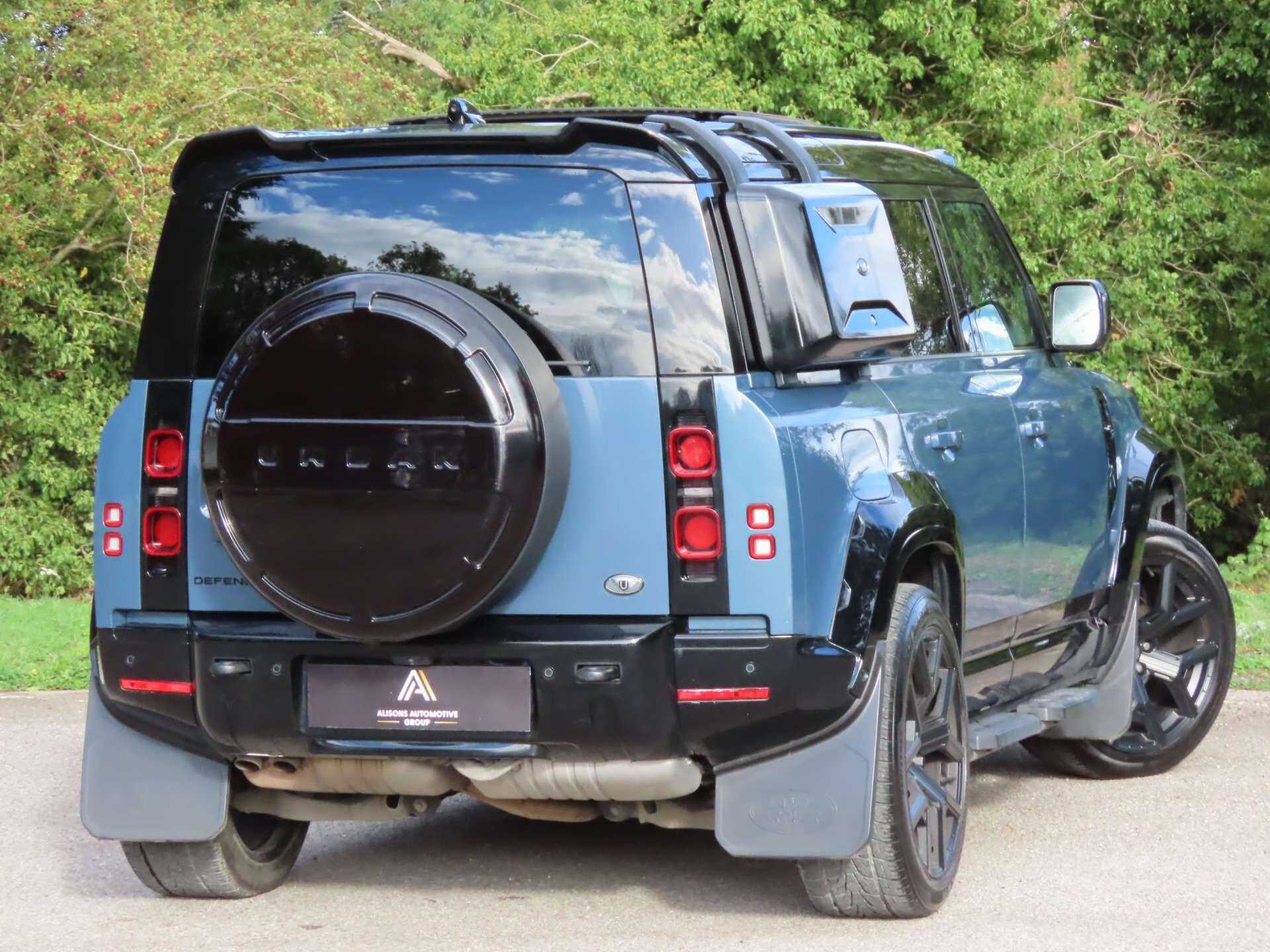 Land Rover Defender view 4