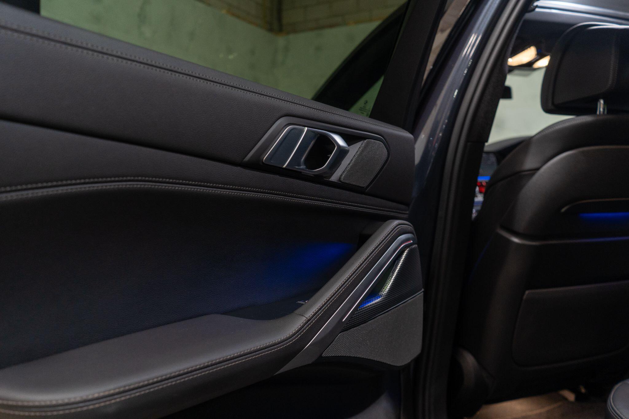 BMW X6 view 37