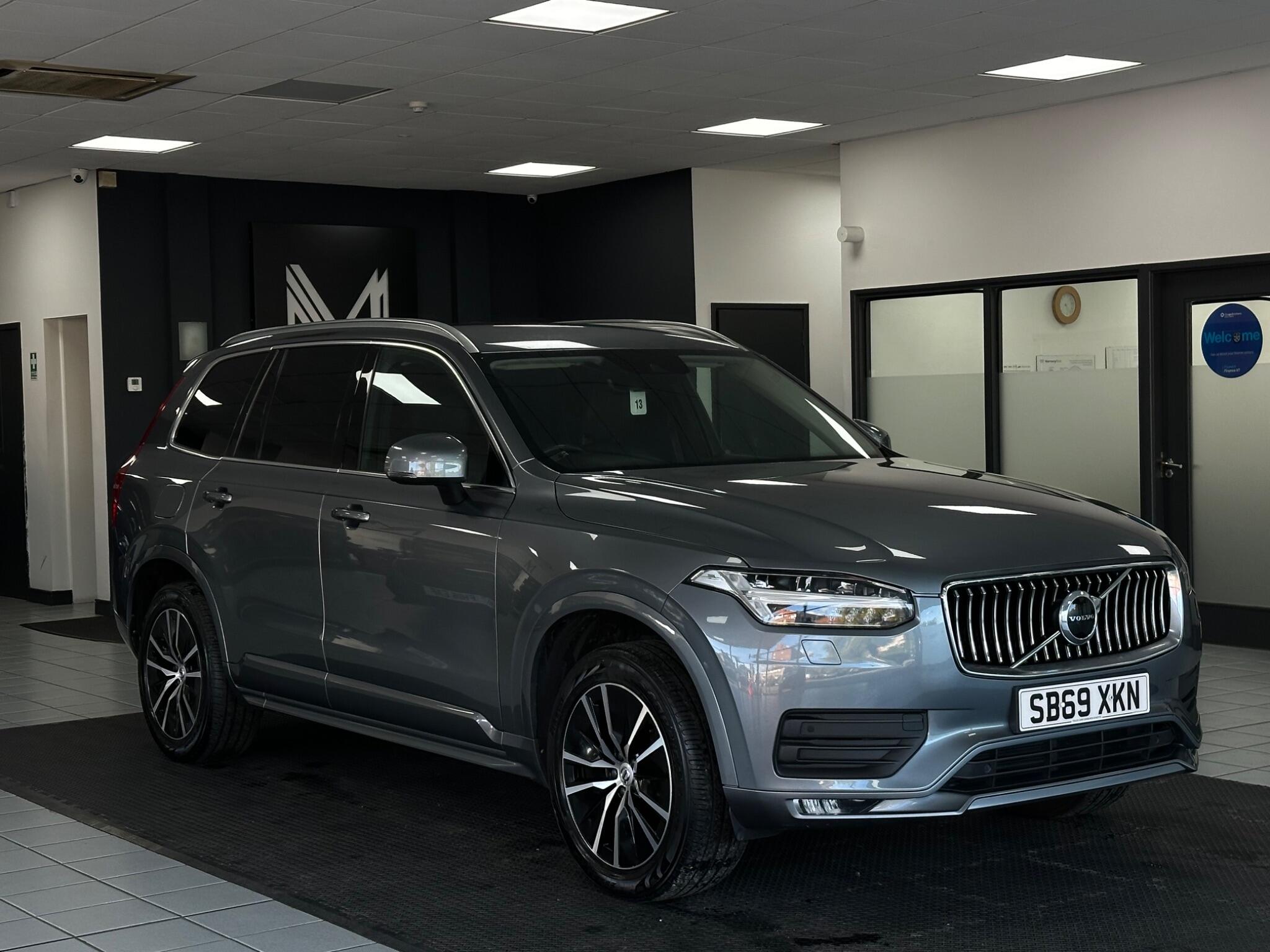Volvo XC90 view 2