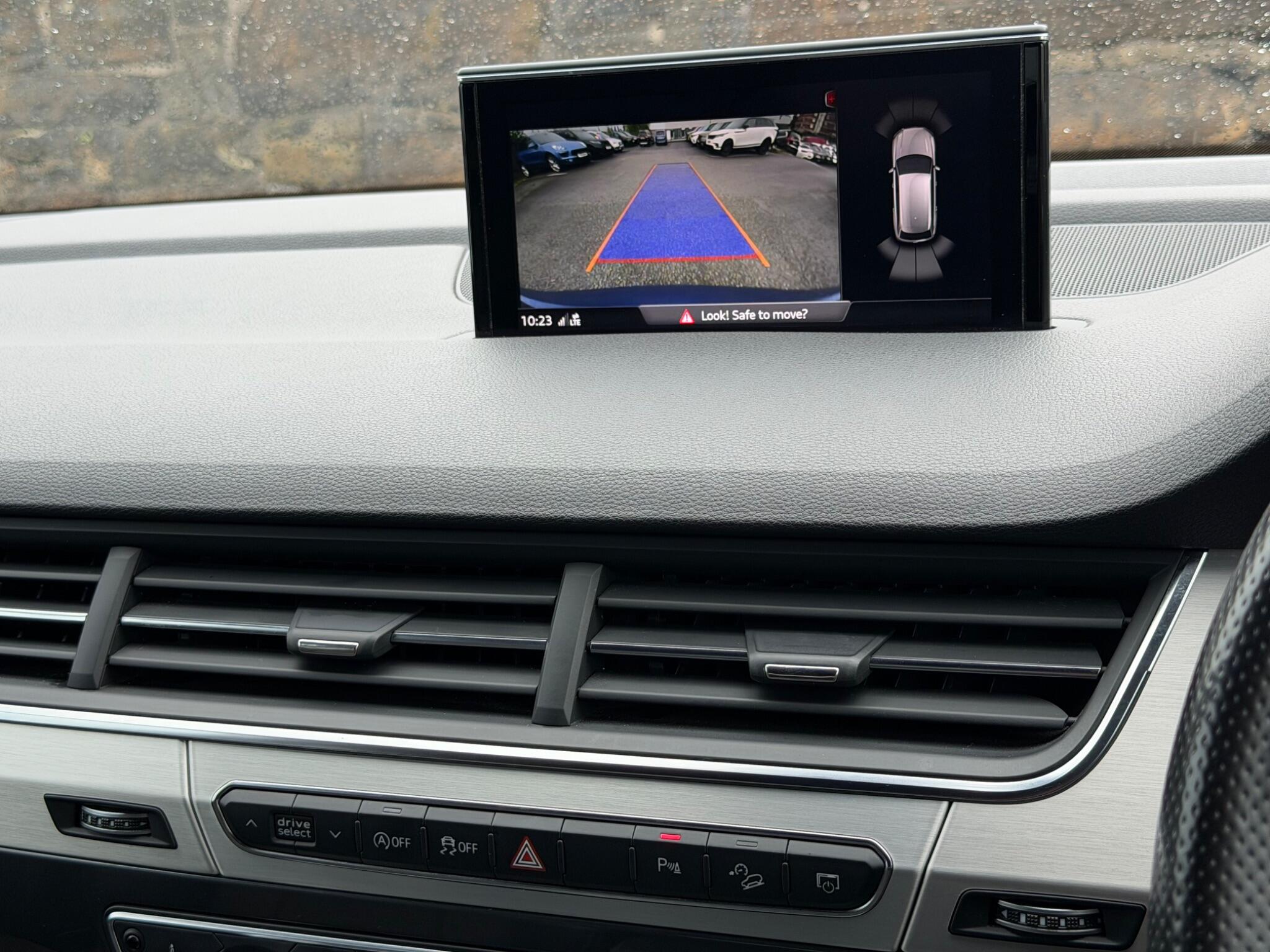 Audi Q7 view 36