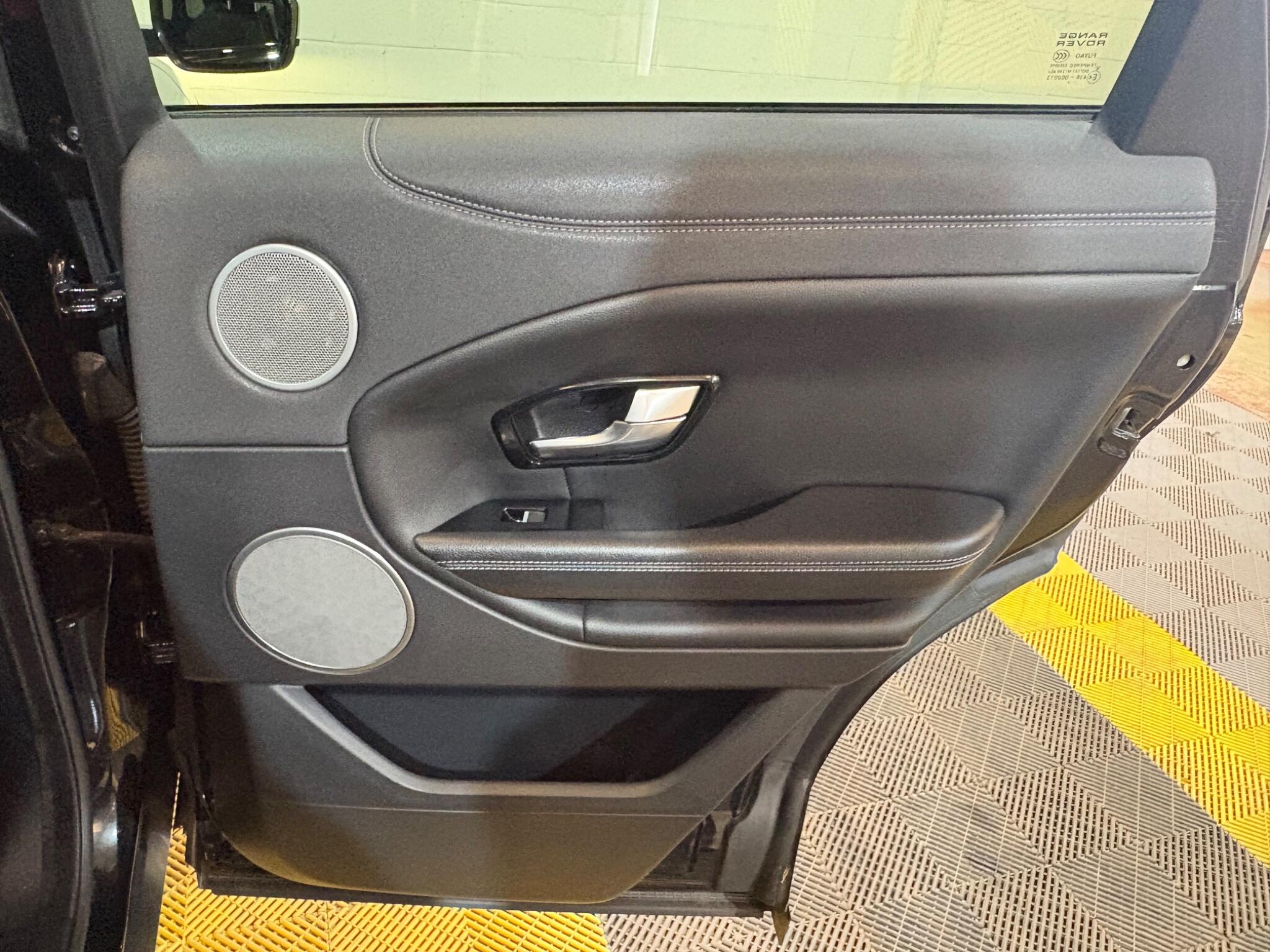 Land Rover Range Rover Evoque view 50