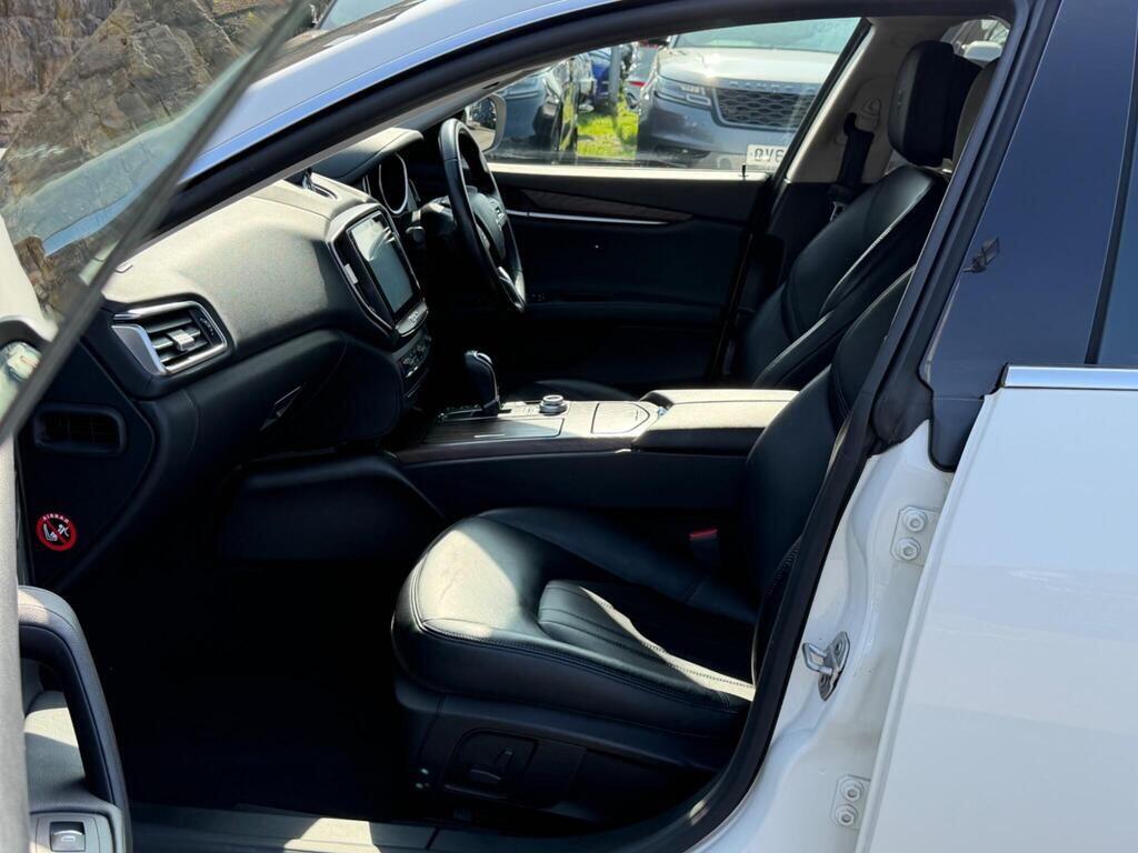 Maserati Ghibli view 15