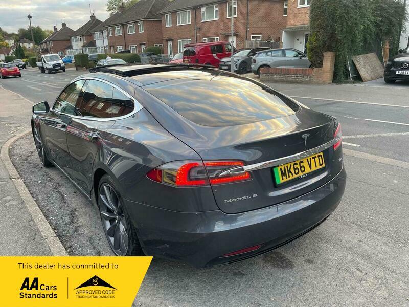 2016 Tesla Model S image 15
