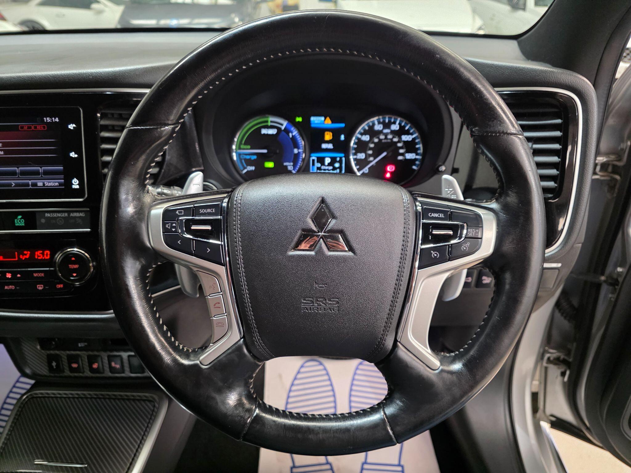Mitsubishi Outlander view 15