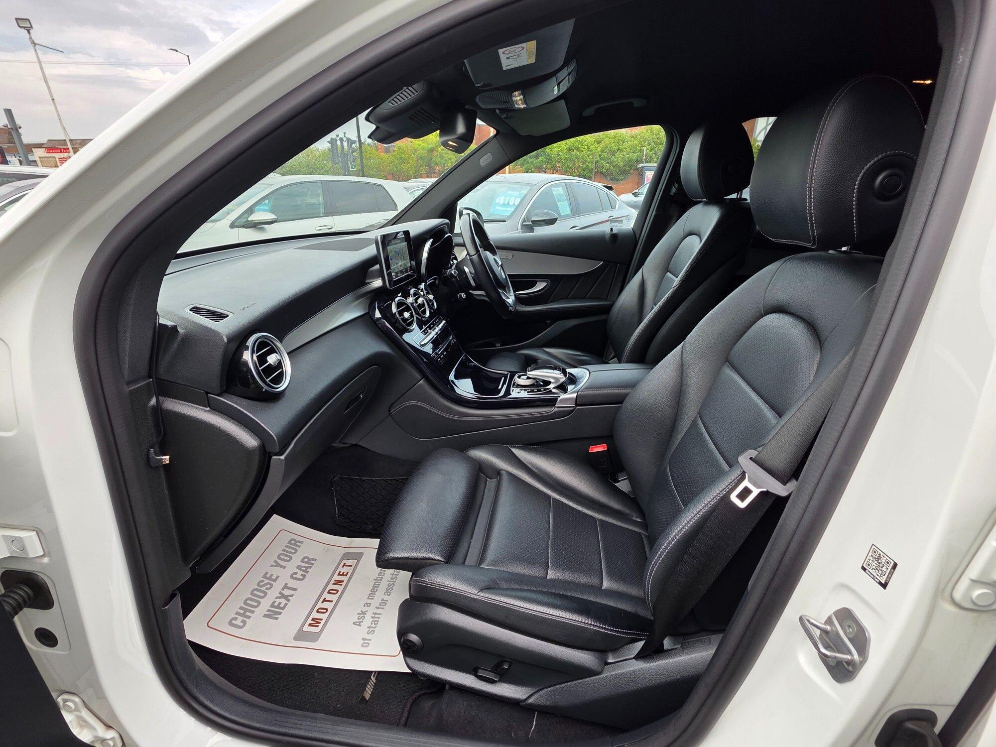 Mercedes-Benz GLC view 13