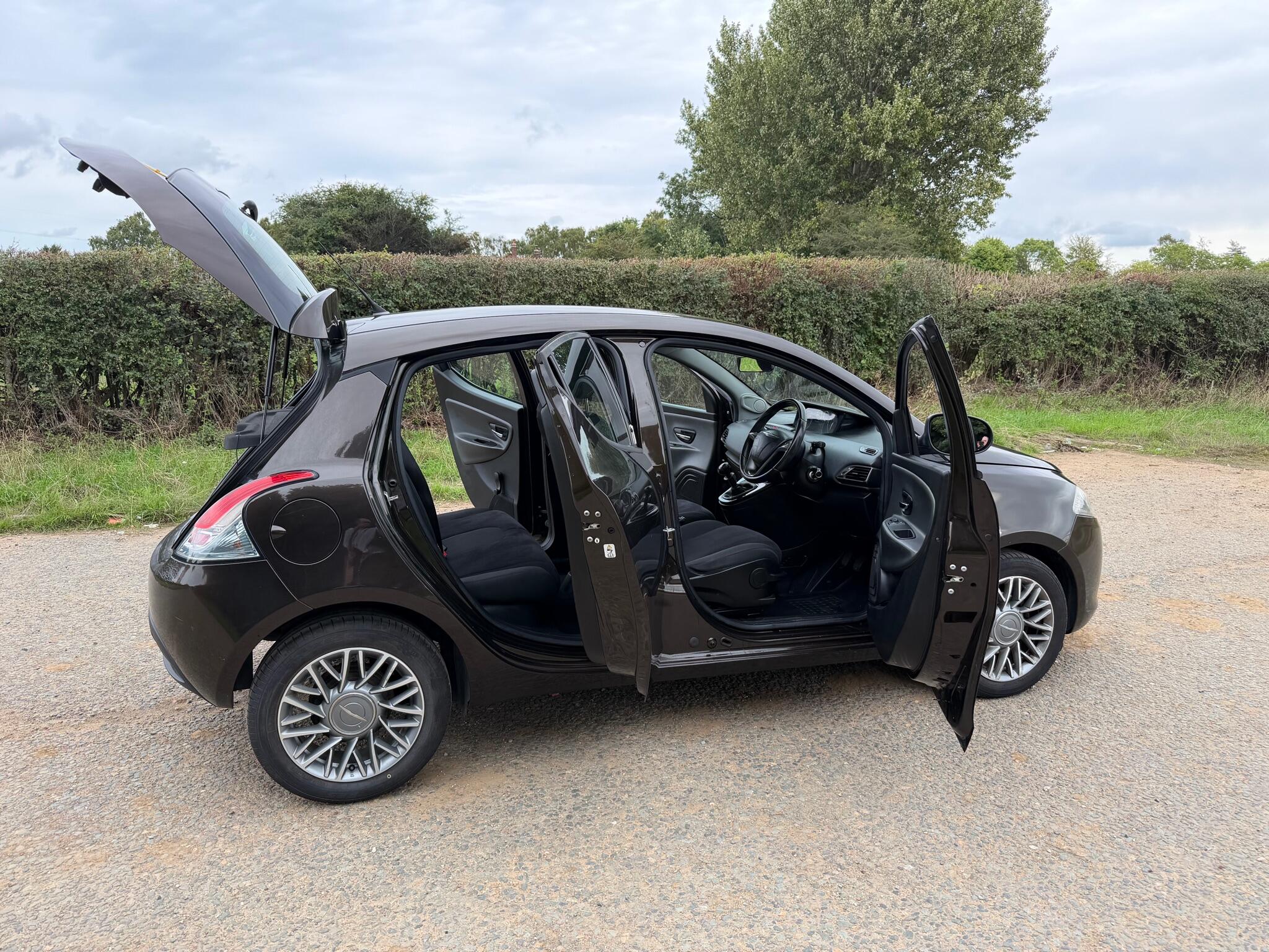 Chrysler Ypsilon view 55