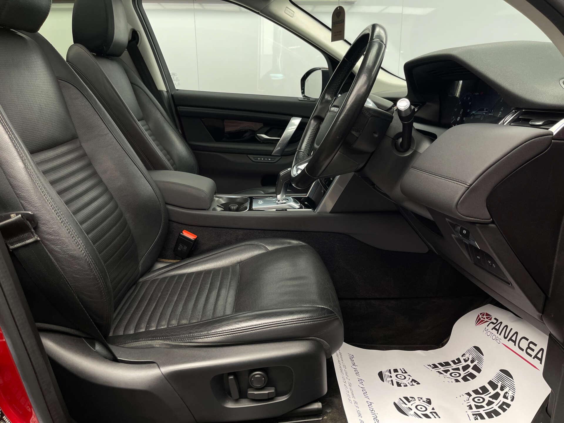 Land Rover Discovery Sport view 16