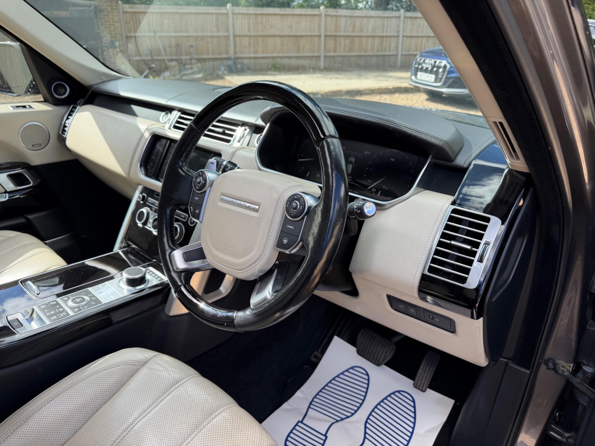Land Rover Range Rover view 10