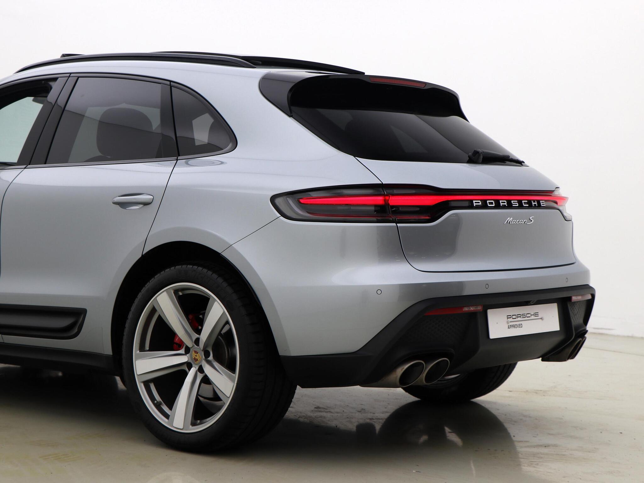 Porsche Macan view 19