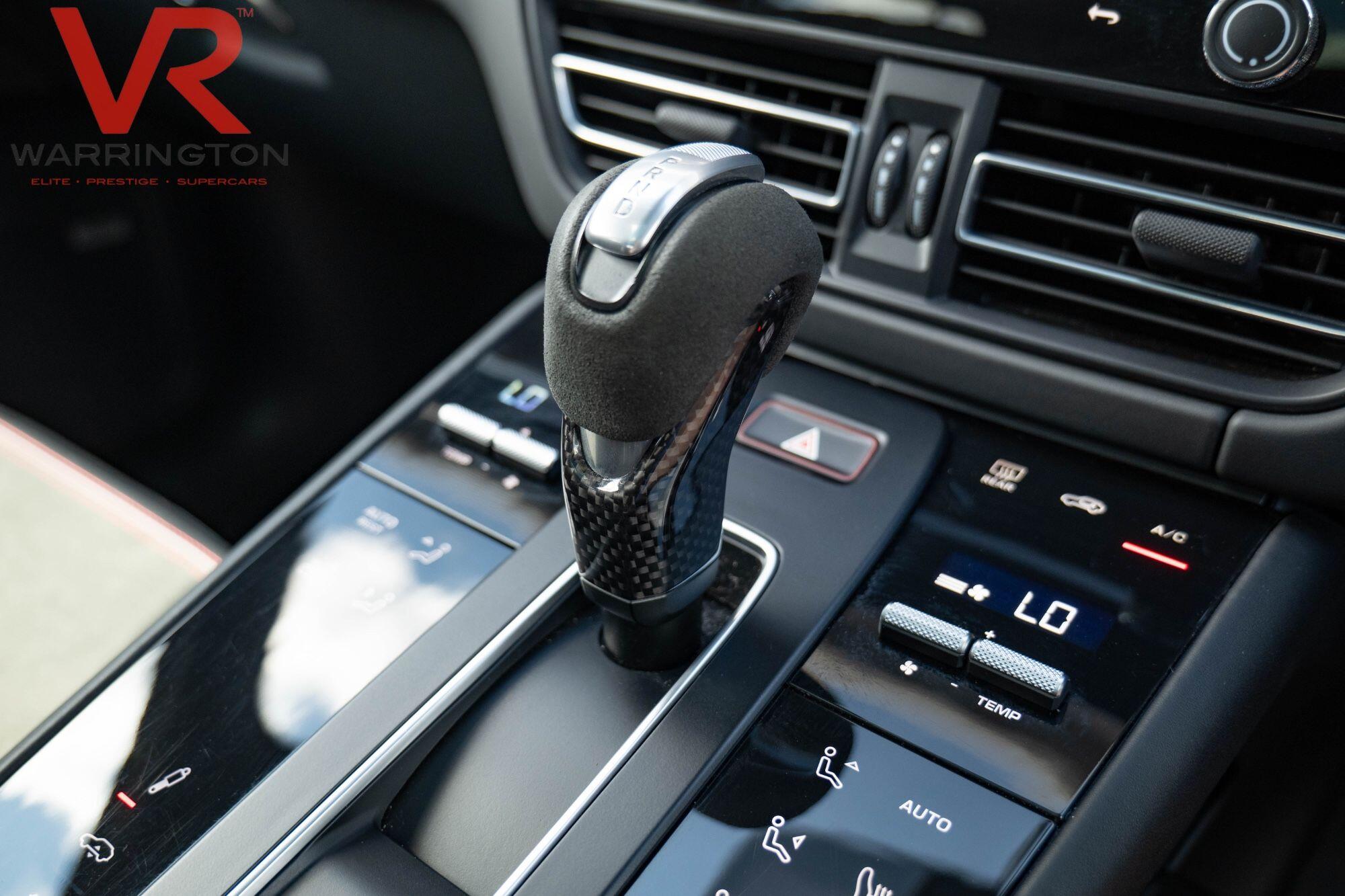 Porsche Macan view 34