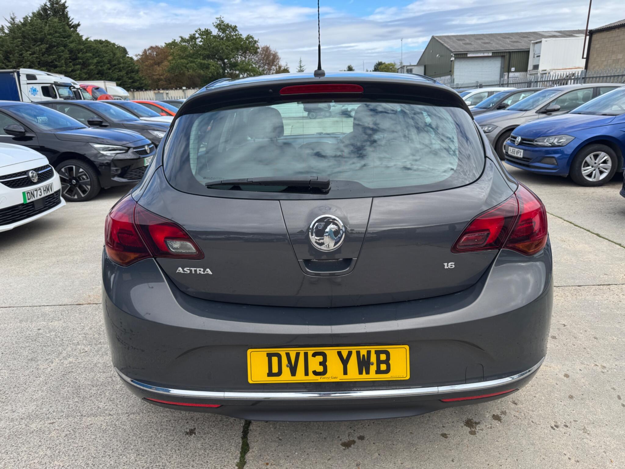 Vauxhall Astra view 9