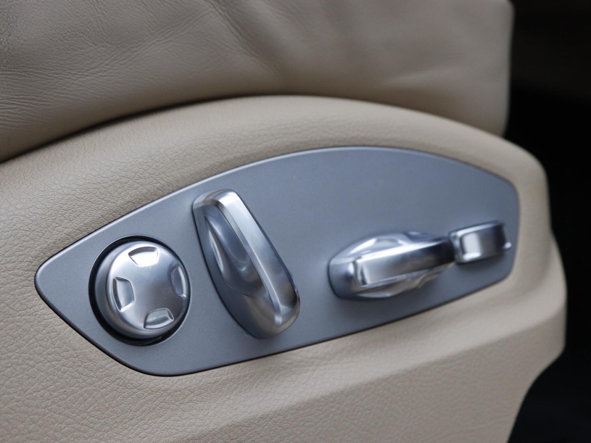 Porsche Macan view 25