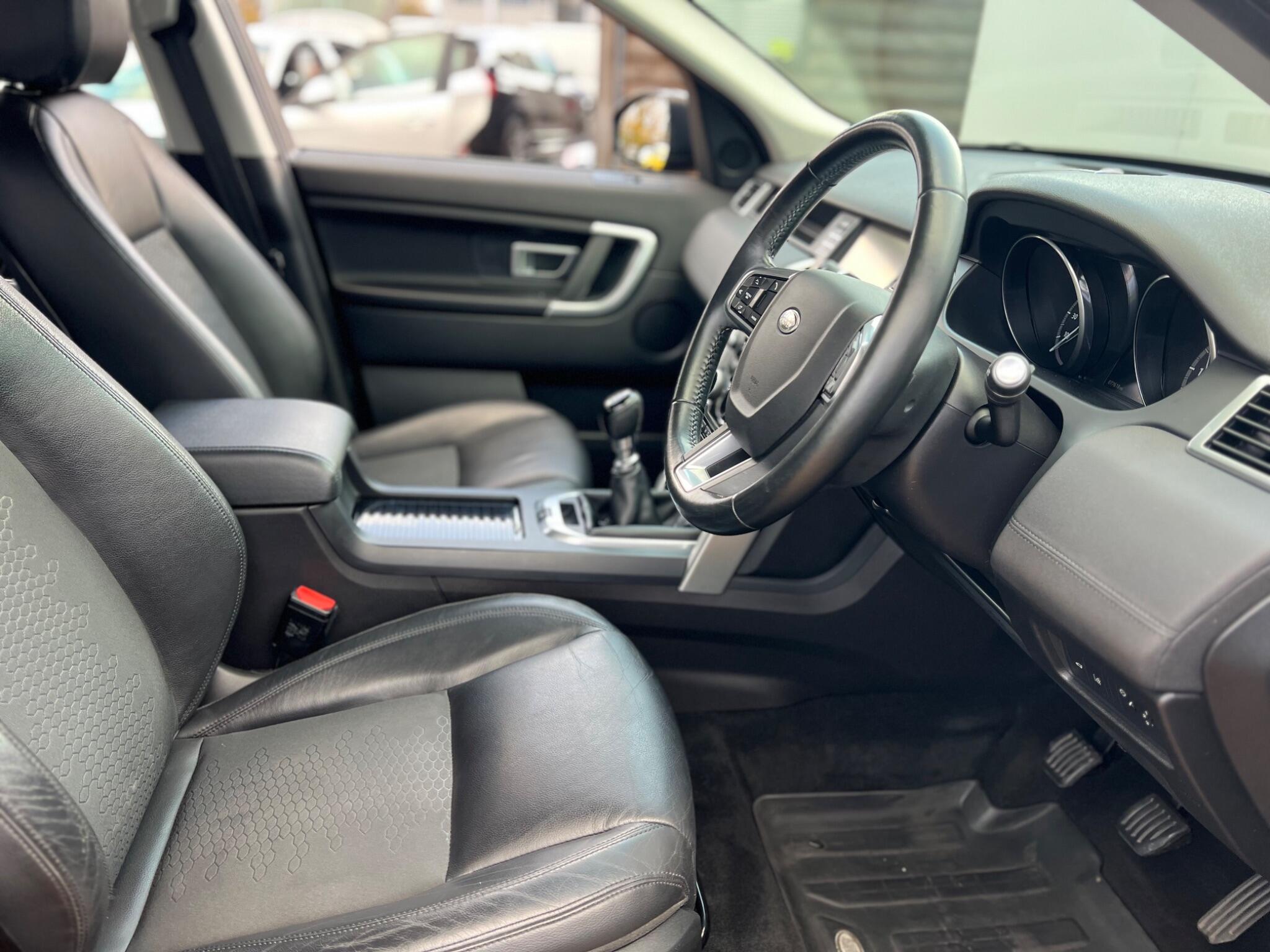 Land Rover Discovery Sport view 18