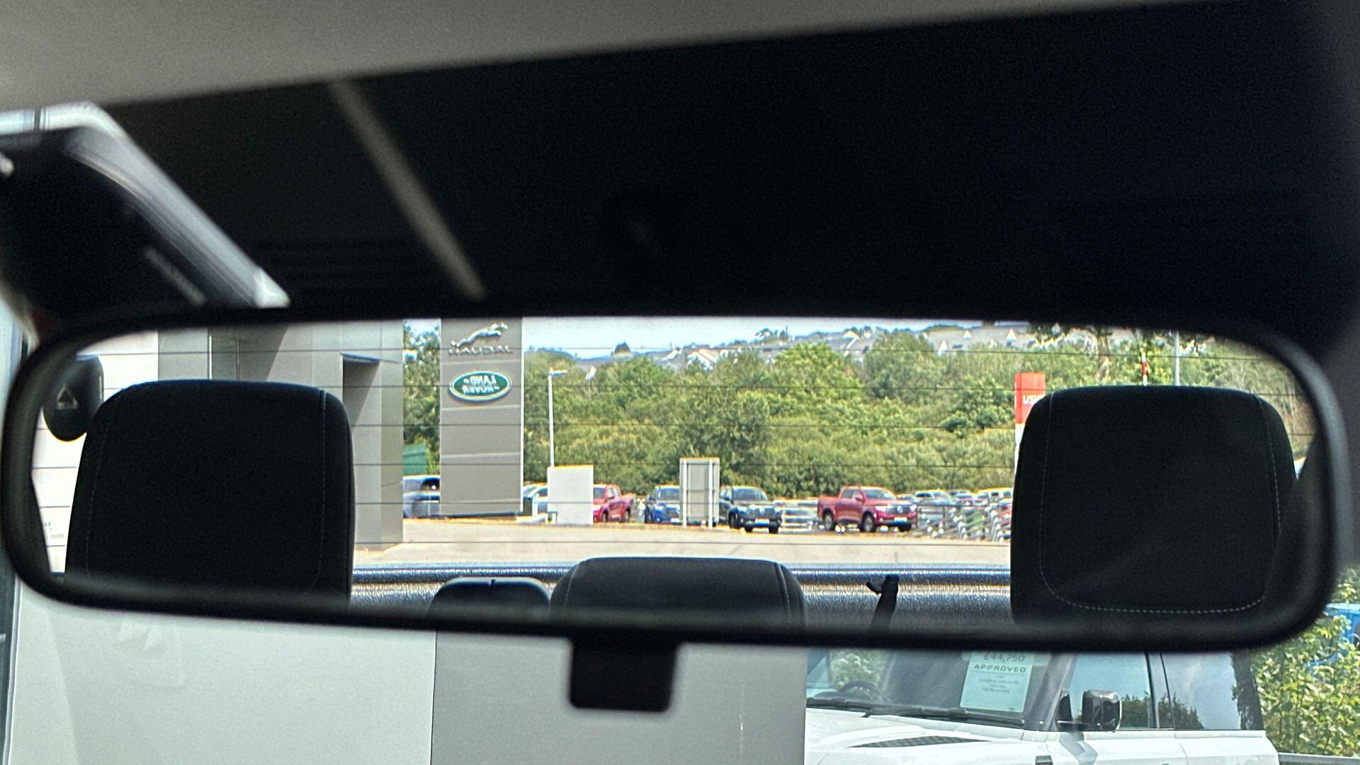Isuzu D-Max view 11