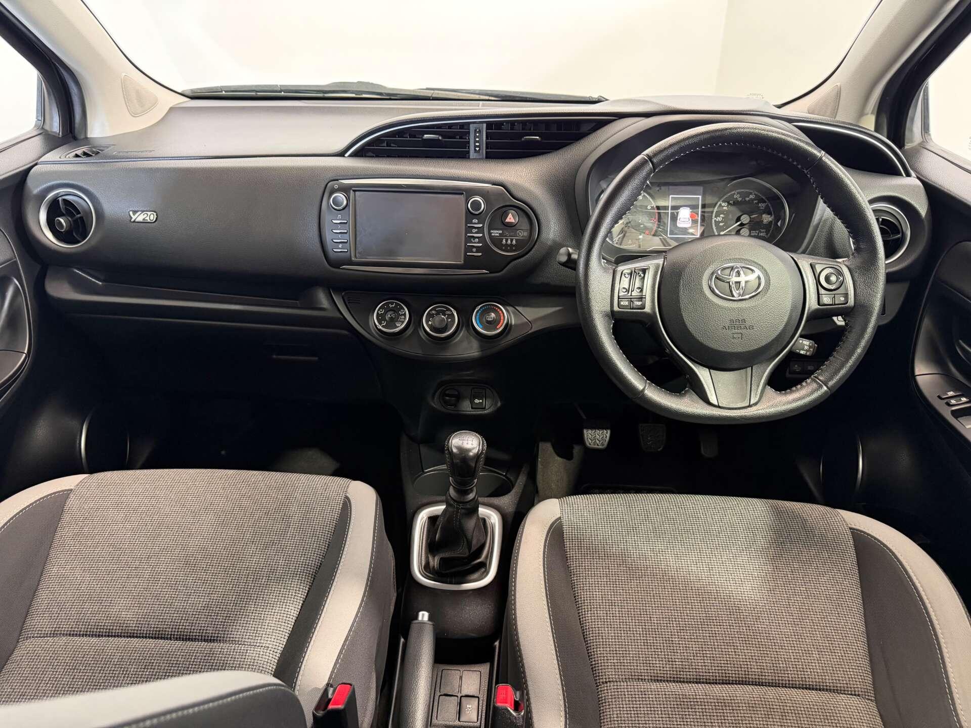 Toyota Yaris view 11