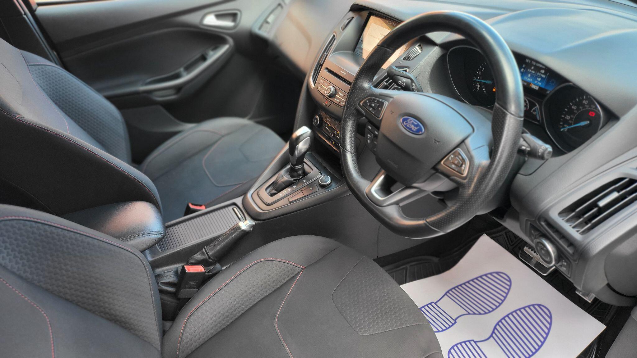 Ford Focus view 2