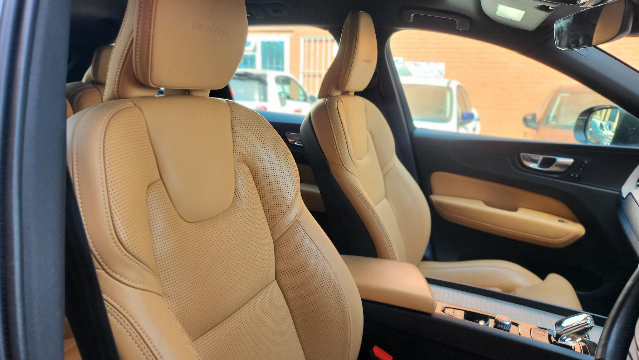 Volvo XC60 view 17