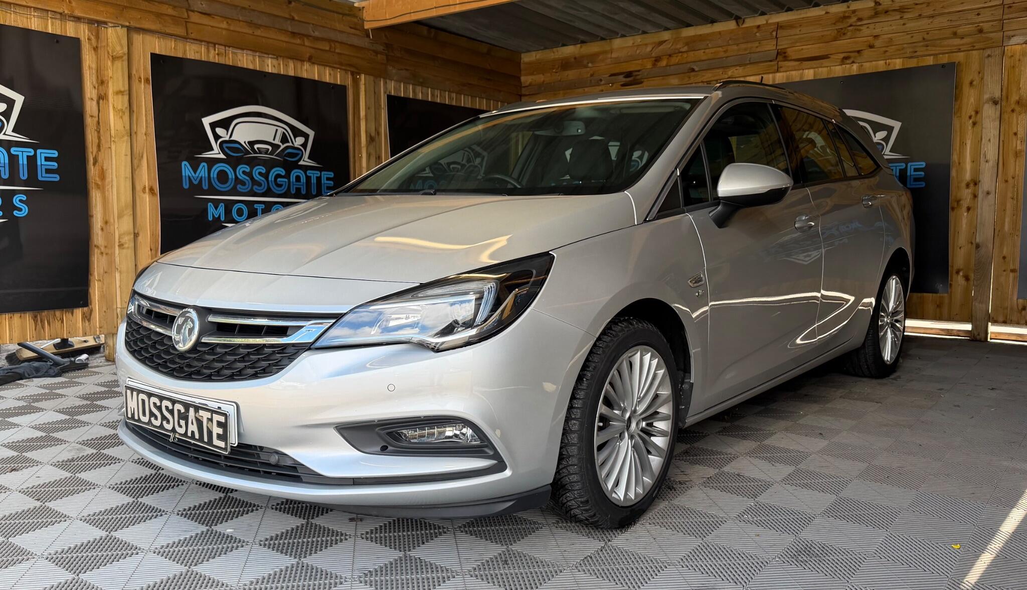 Vauxhall Astra view 3