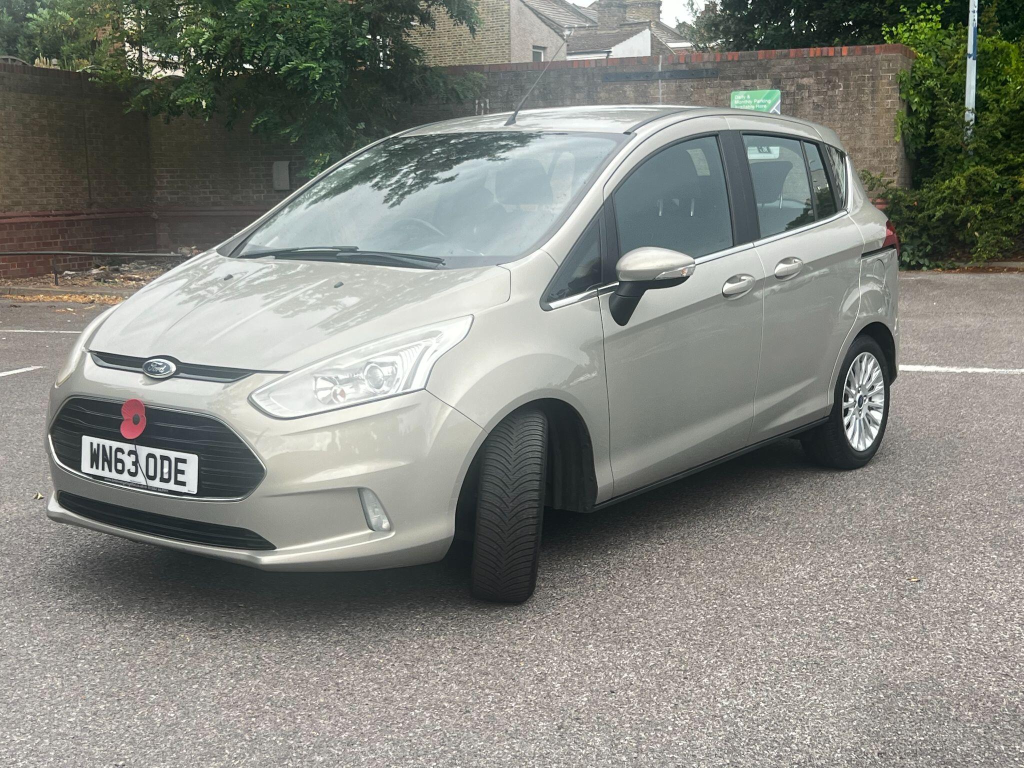 Ford B-Max view 3
