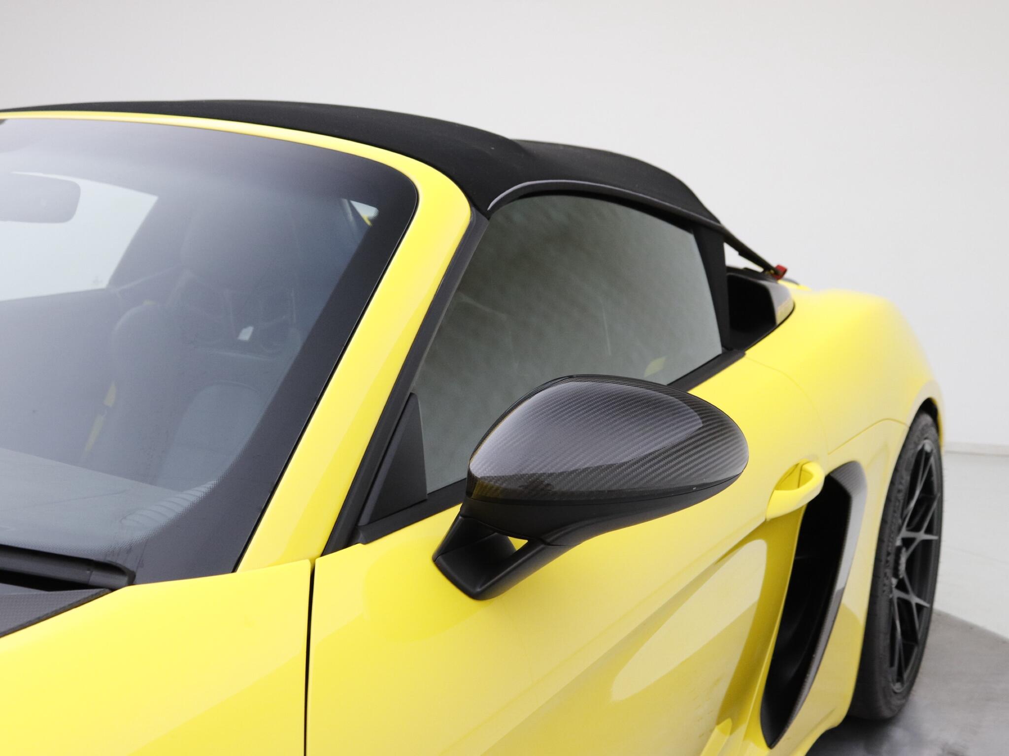Porsche 718 Spyder view 24