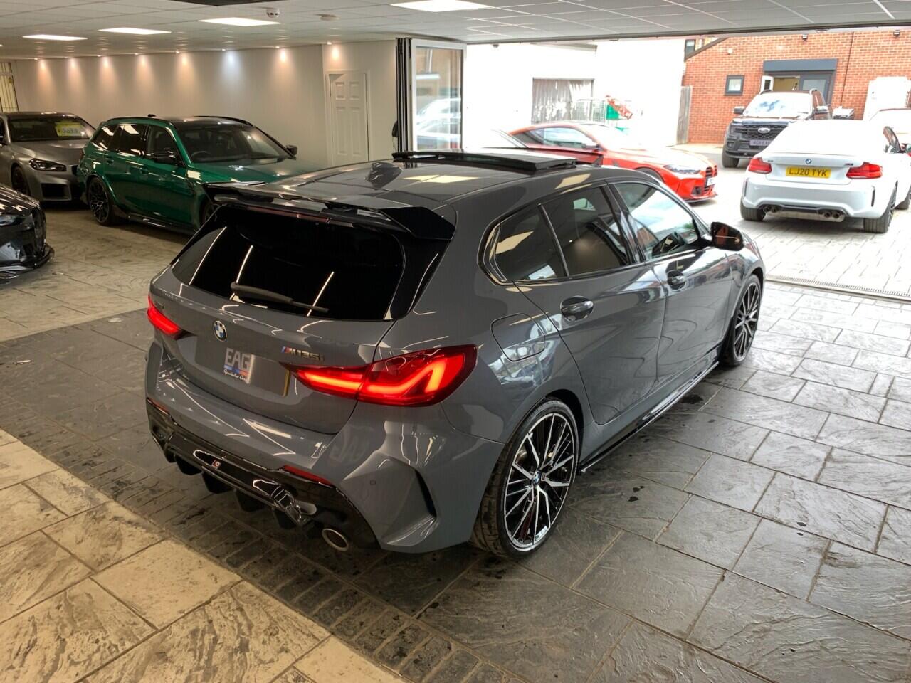 BMW 1 Series view 17