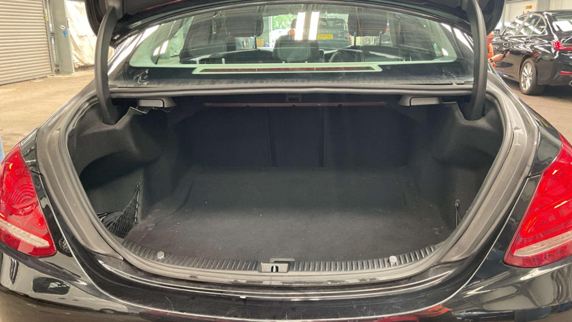 Mercedes-Benz C Class view 9