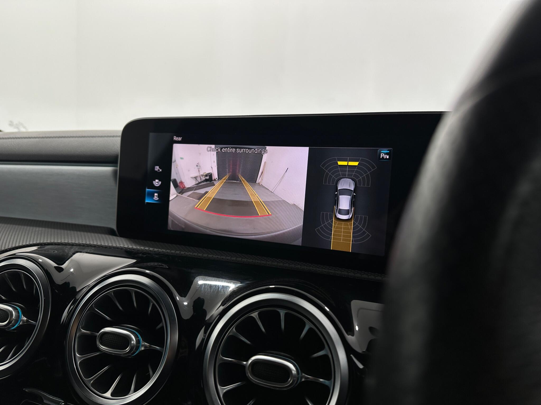 Mercedes-Benz Cla view 24