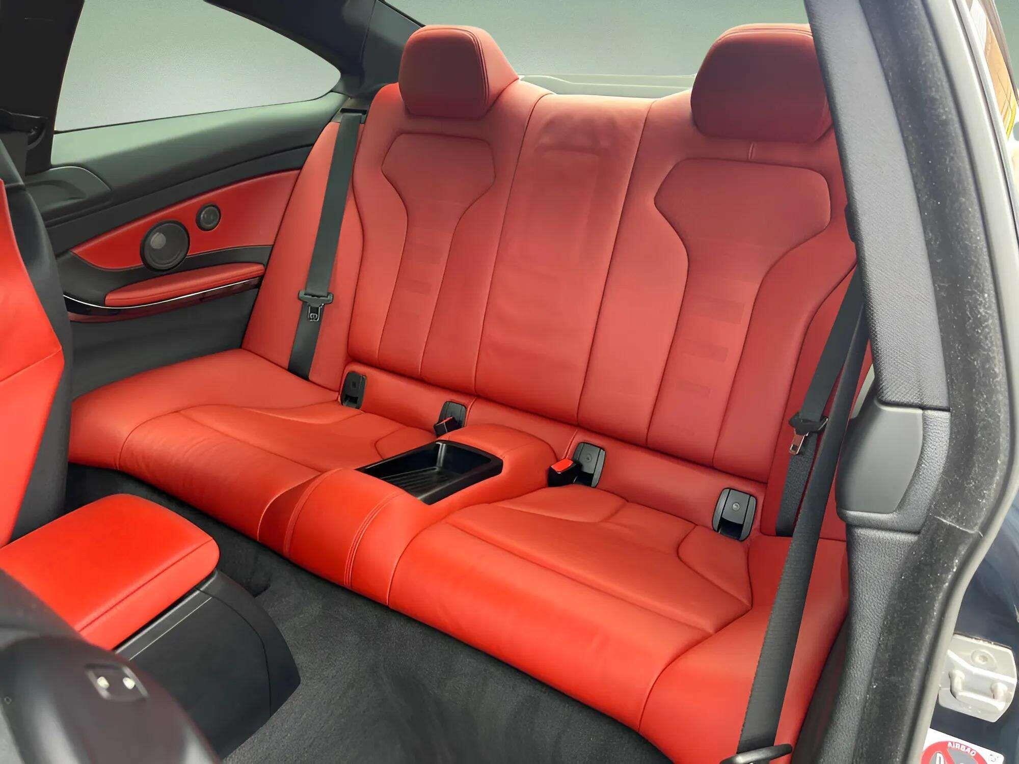 BMW M4 view 7