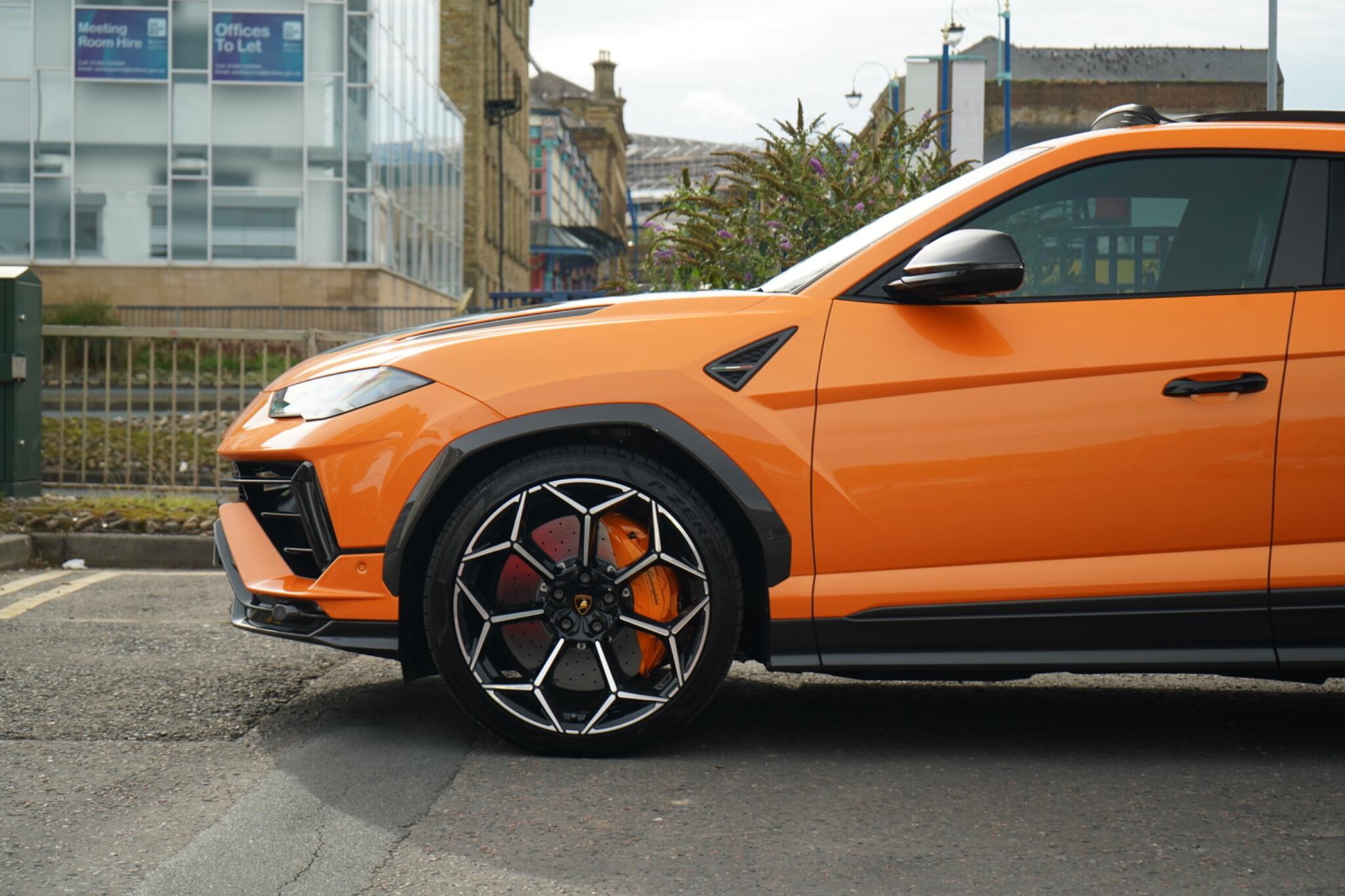 Lamborghini Urus view 12