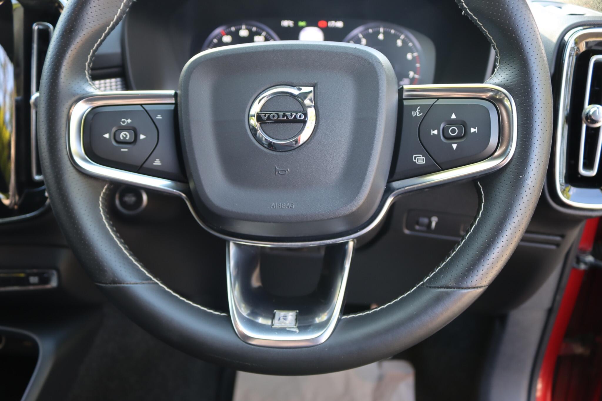 Volvo XC40 view 31