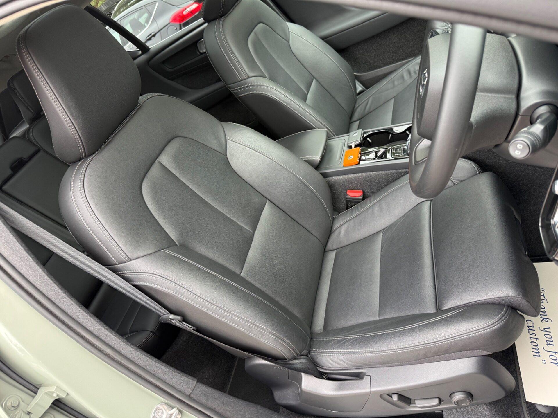 Volvo XC40 view 36