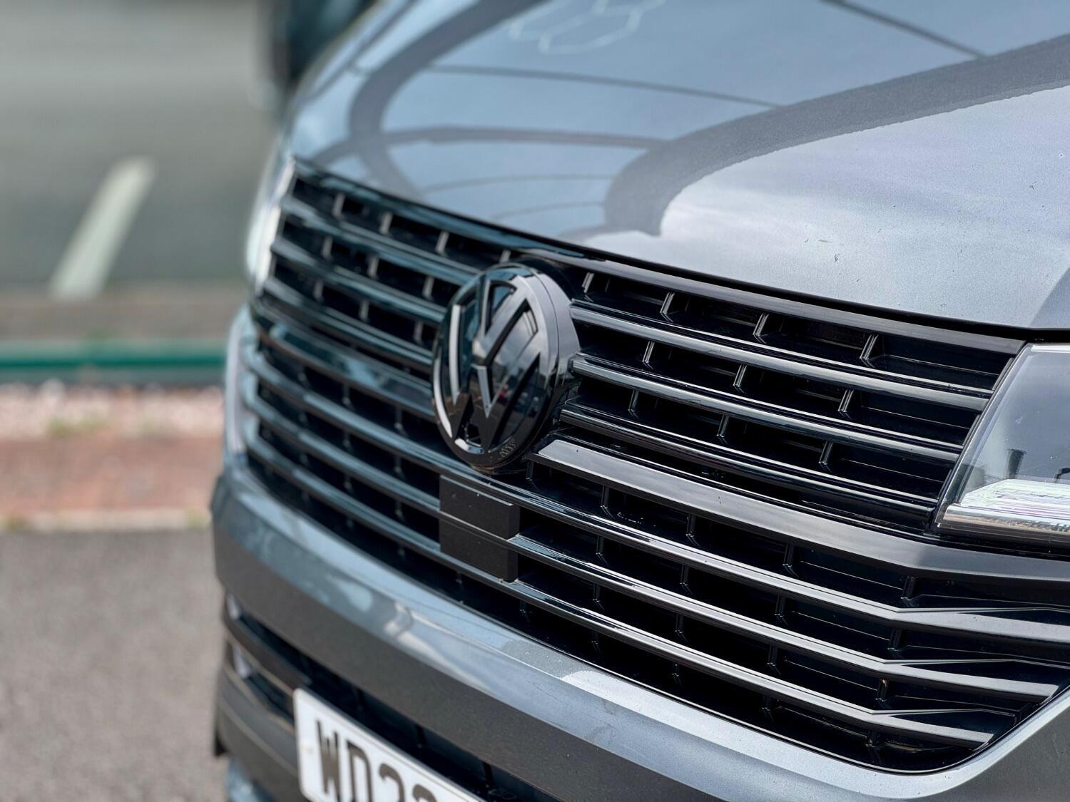 Volkswagen Caravelle view 15