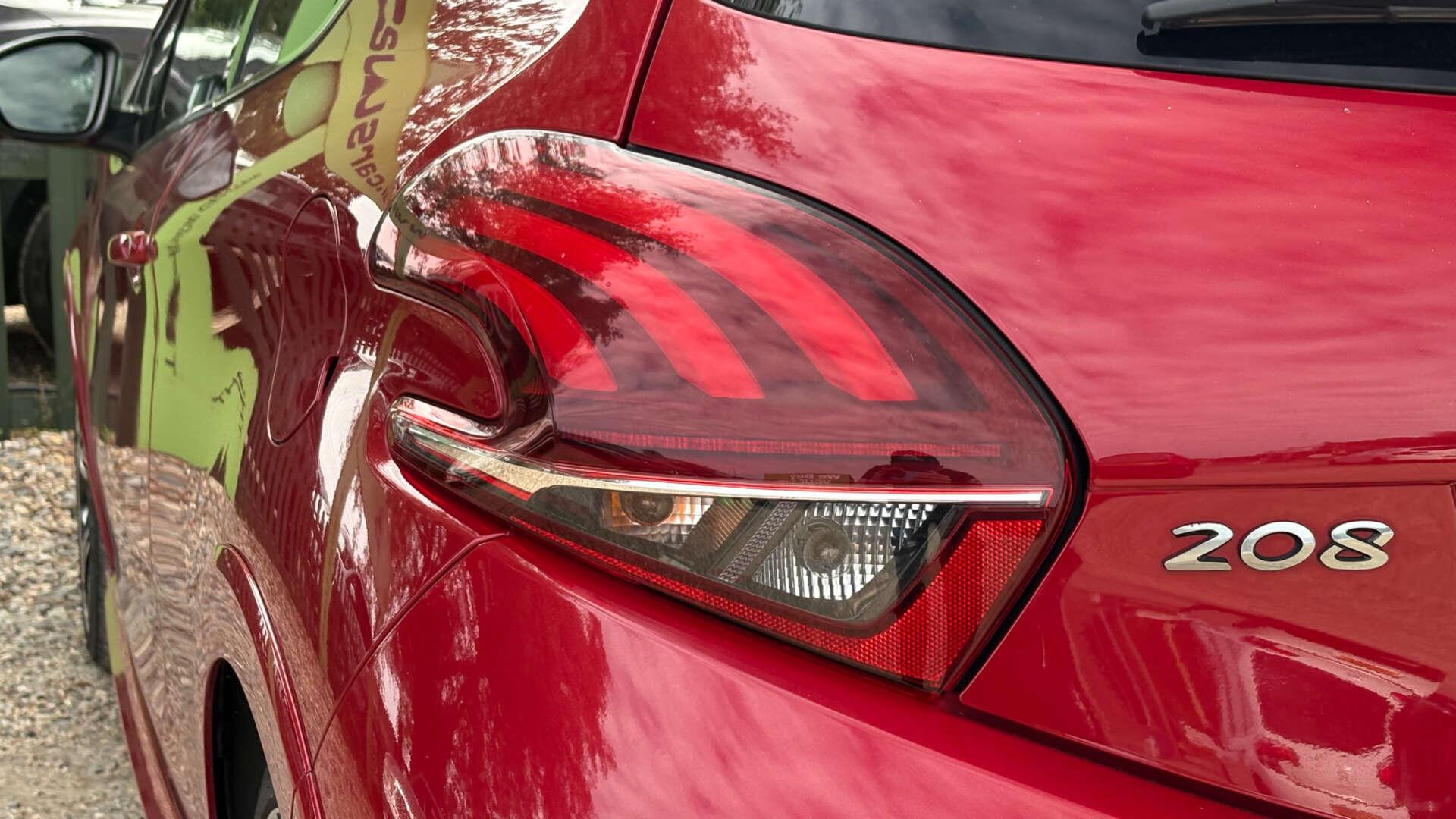 Peugeot 208 view 37
