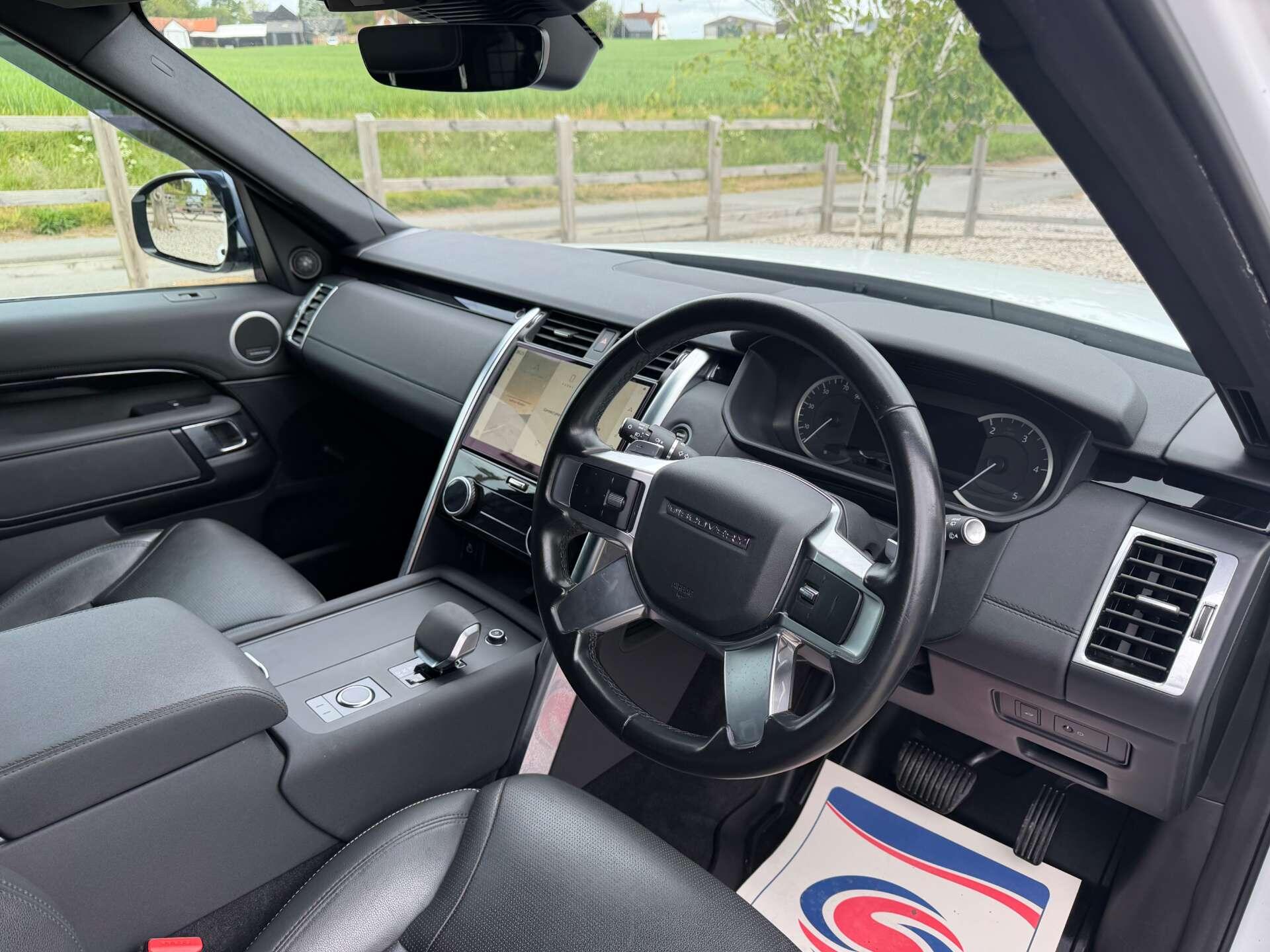 Land Rover Discovery view 22