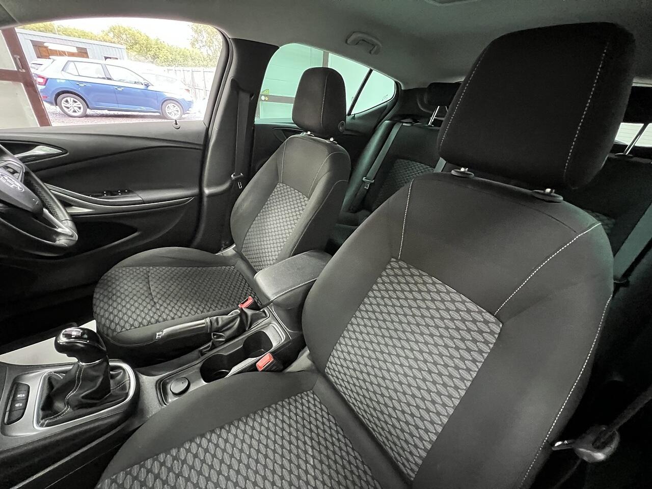Vauxhall Astra view 18