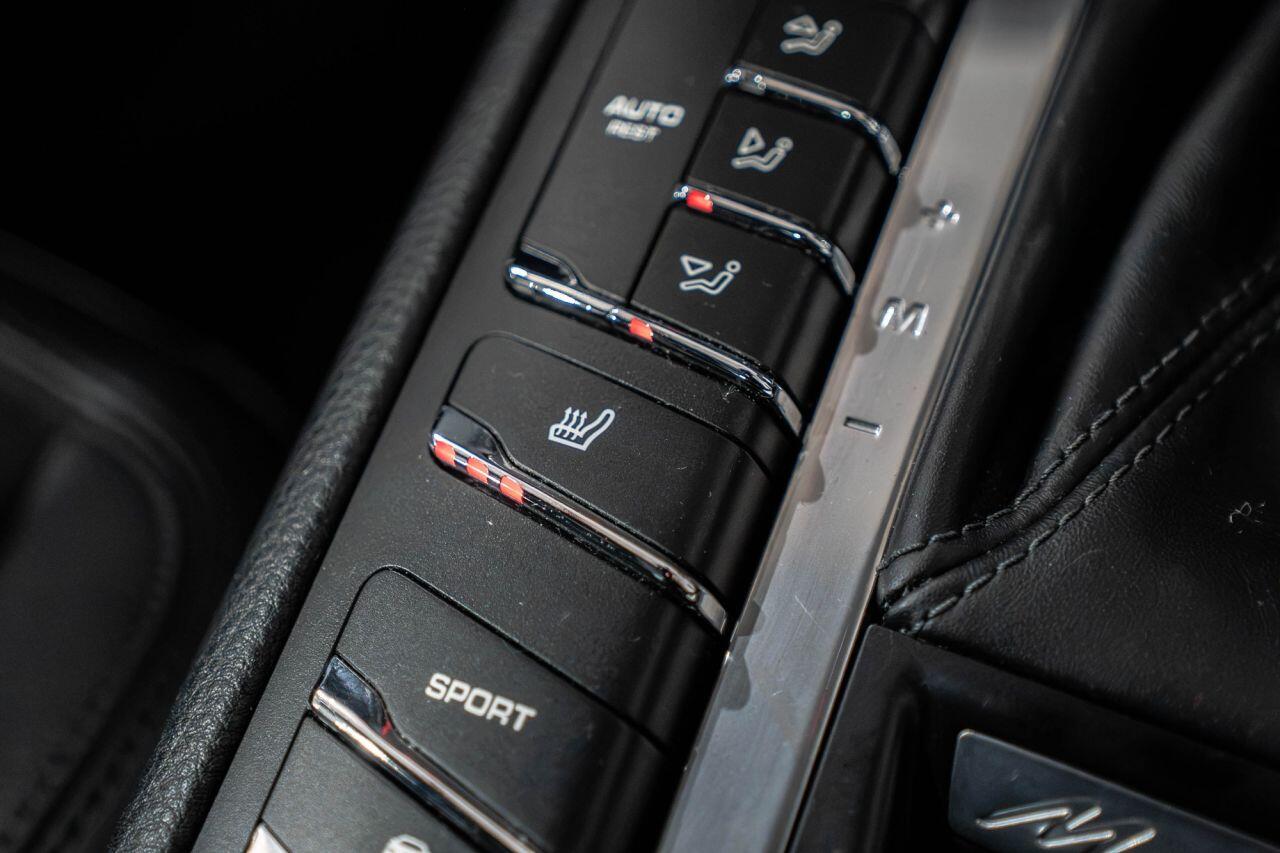 Porsche Macan view 35