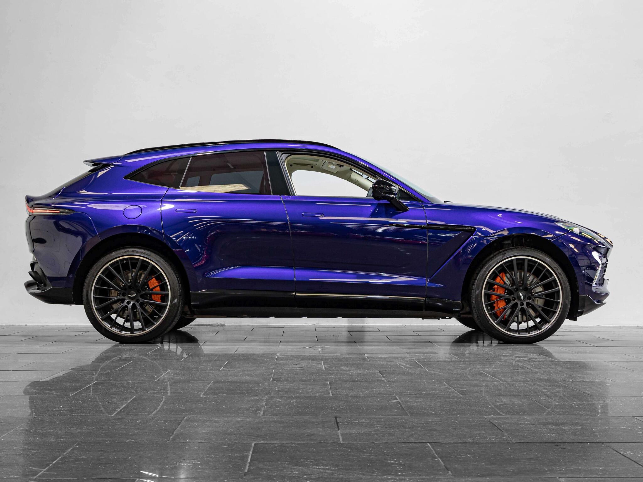 Aston Martin DBX view 6