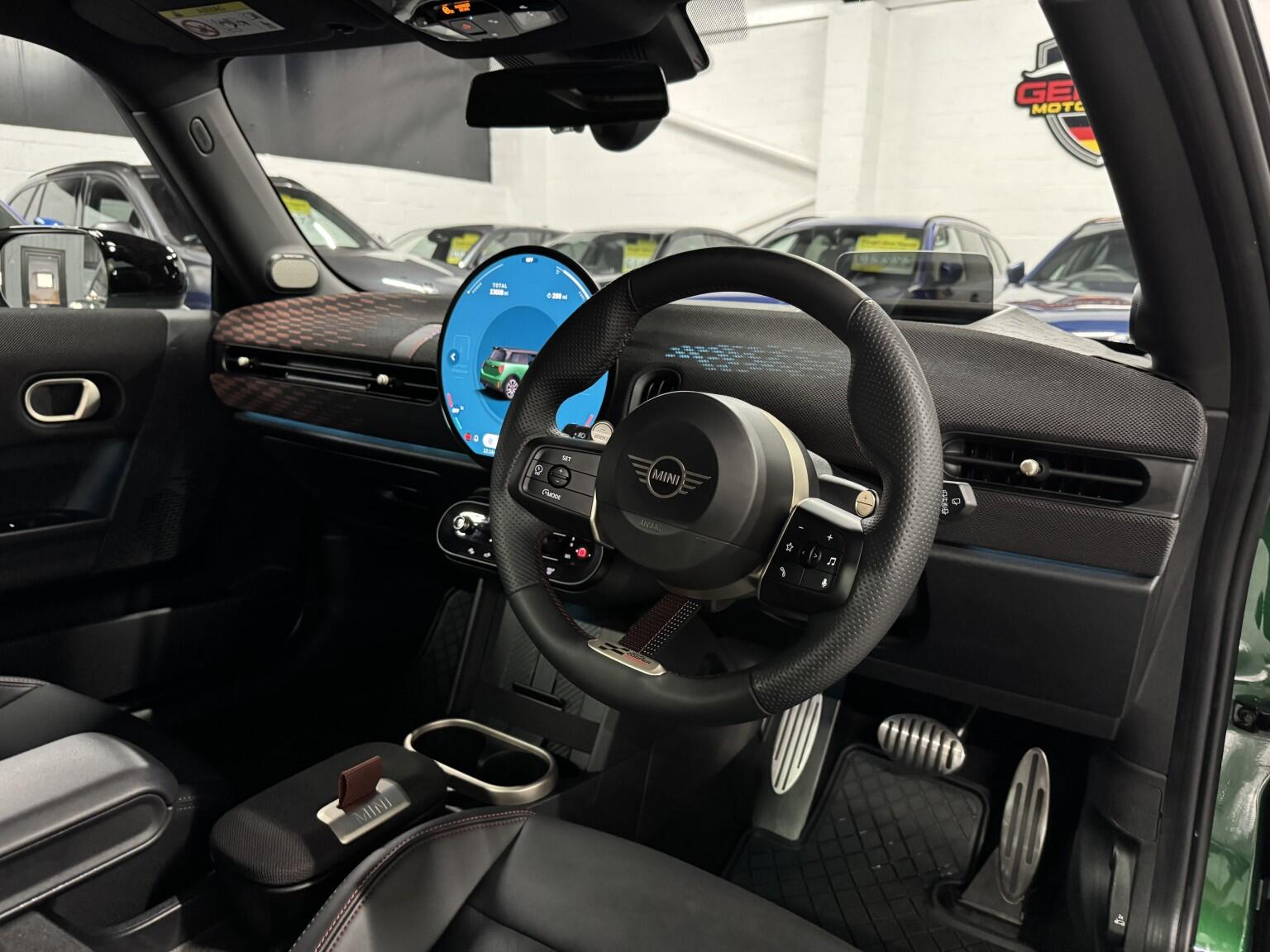 Mini Cooper Cooper view 13