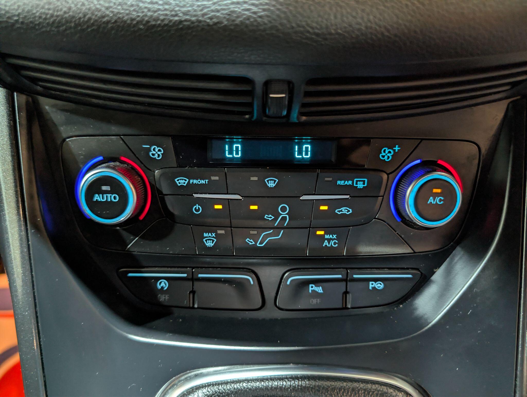 Ford Kuga view 32