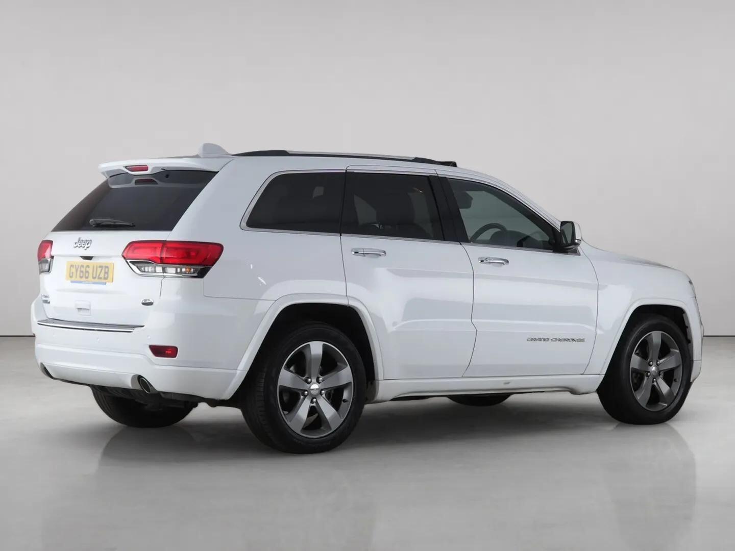 Jeep Grand Cherokee view 8