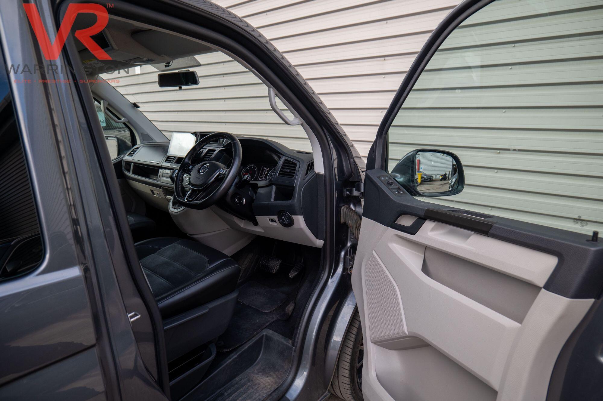 Volkswagen Transporter view 19