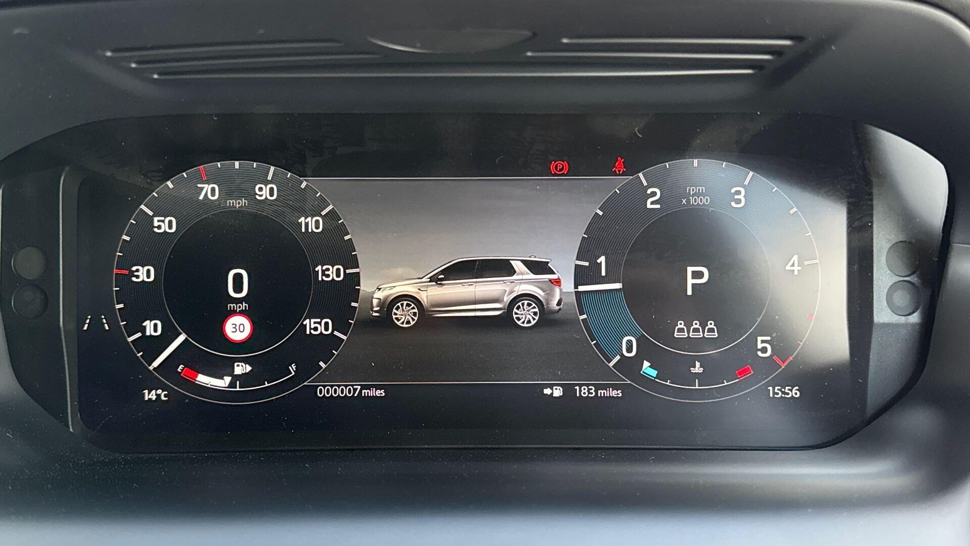 Land Rover Discovery Sport view 17