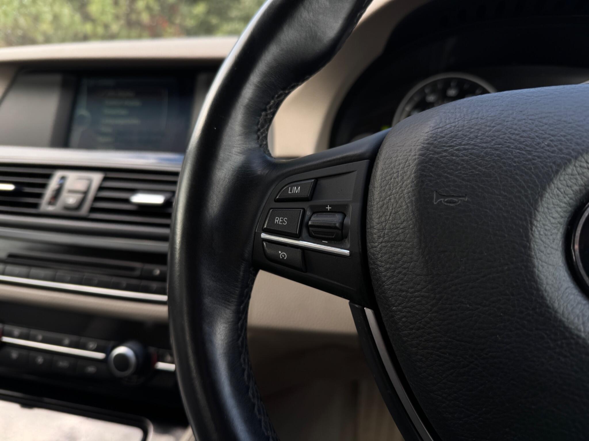 BMW 5 Series view 21