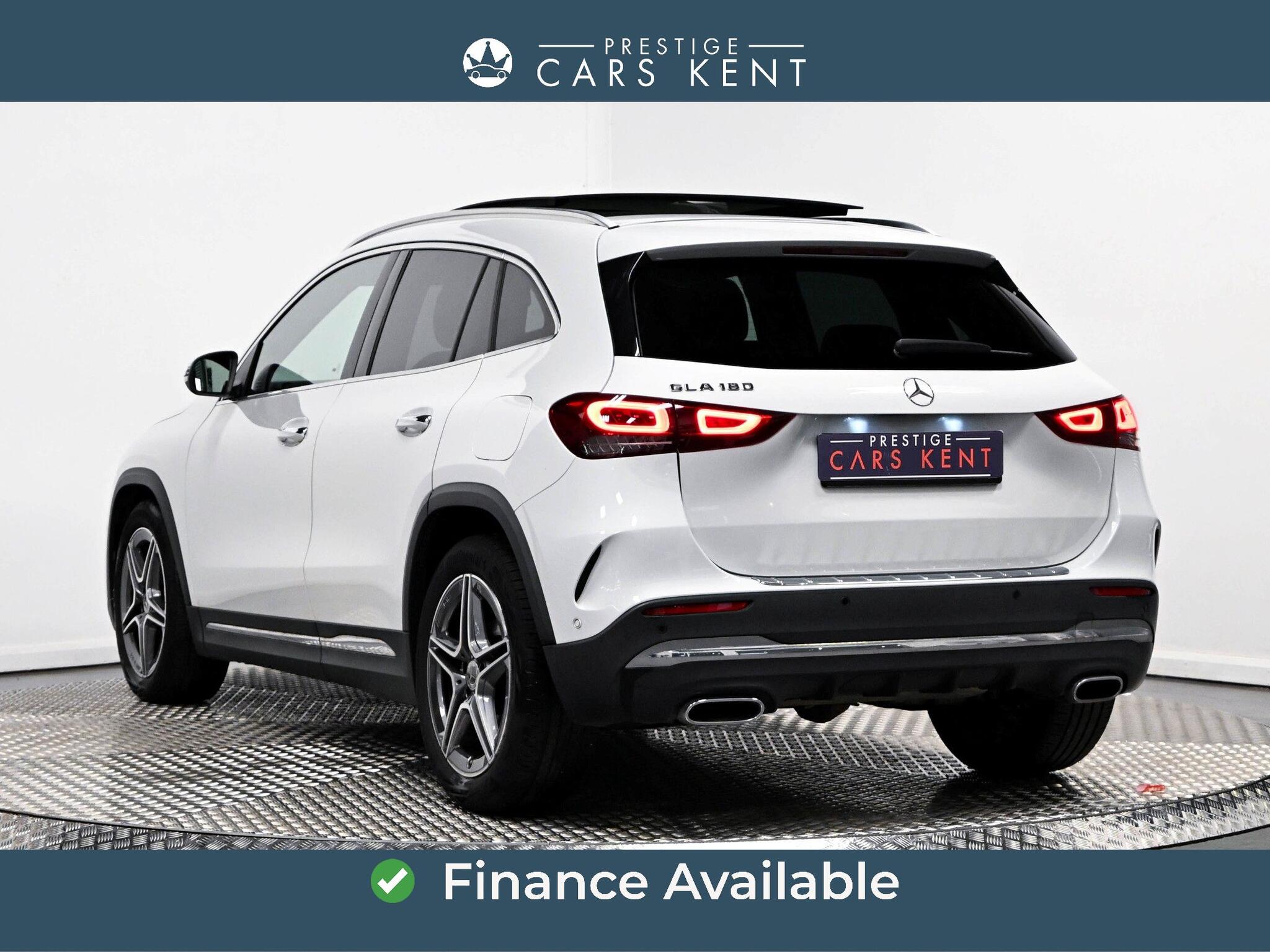 Mercedes-Benz Gla view 3
