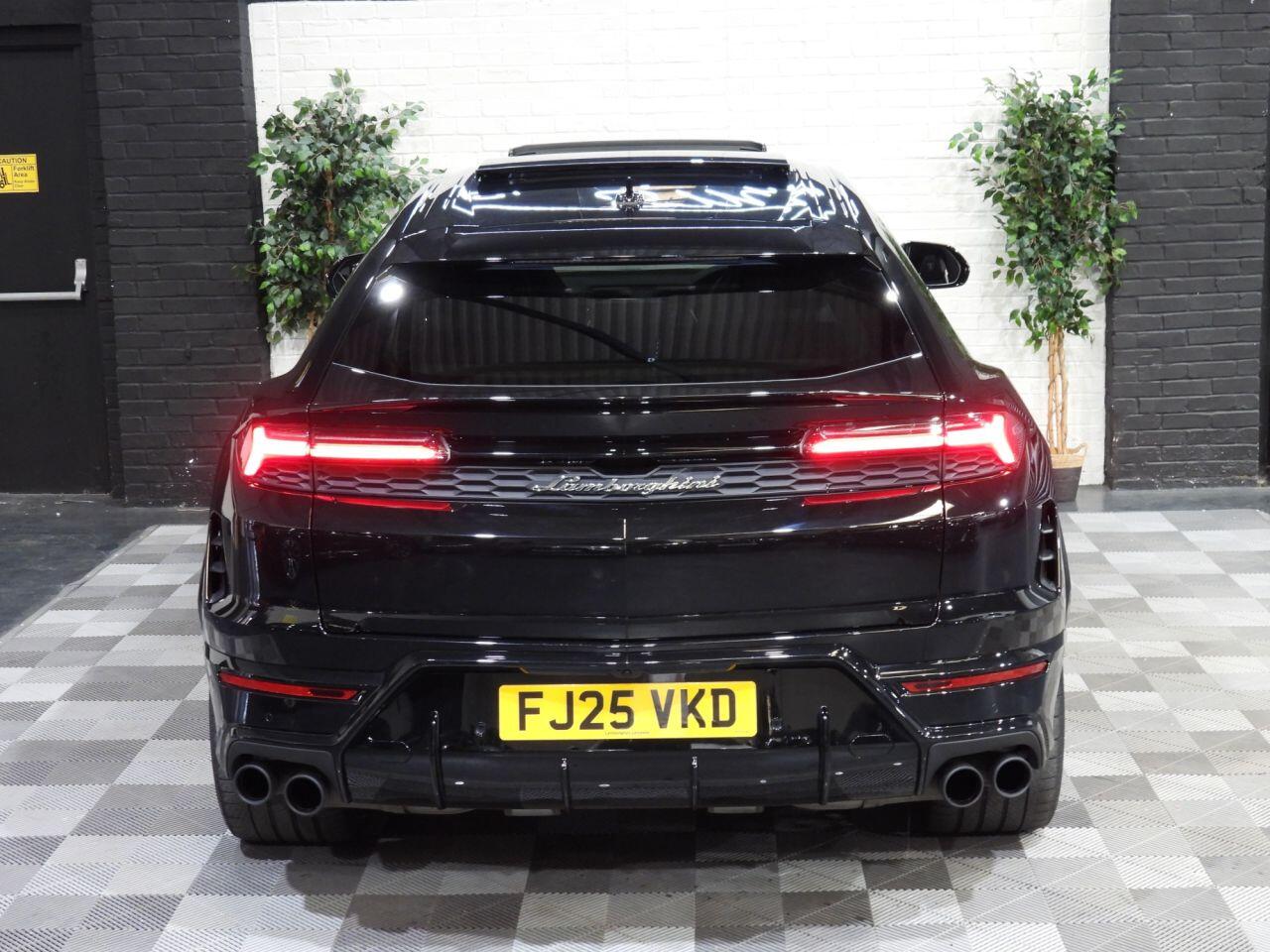 Lamborghini Urus view 11