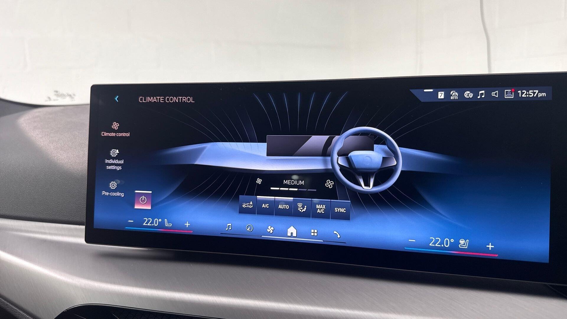 BMW 2 Series view 25