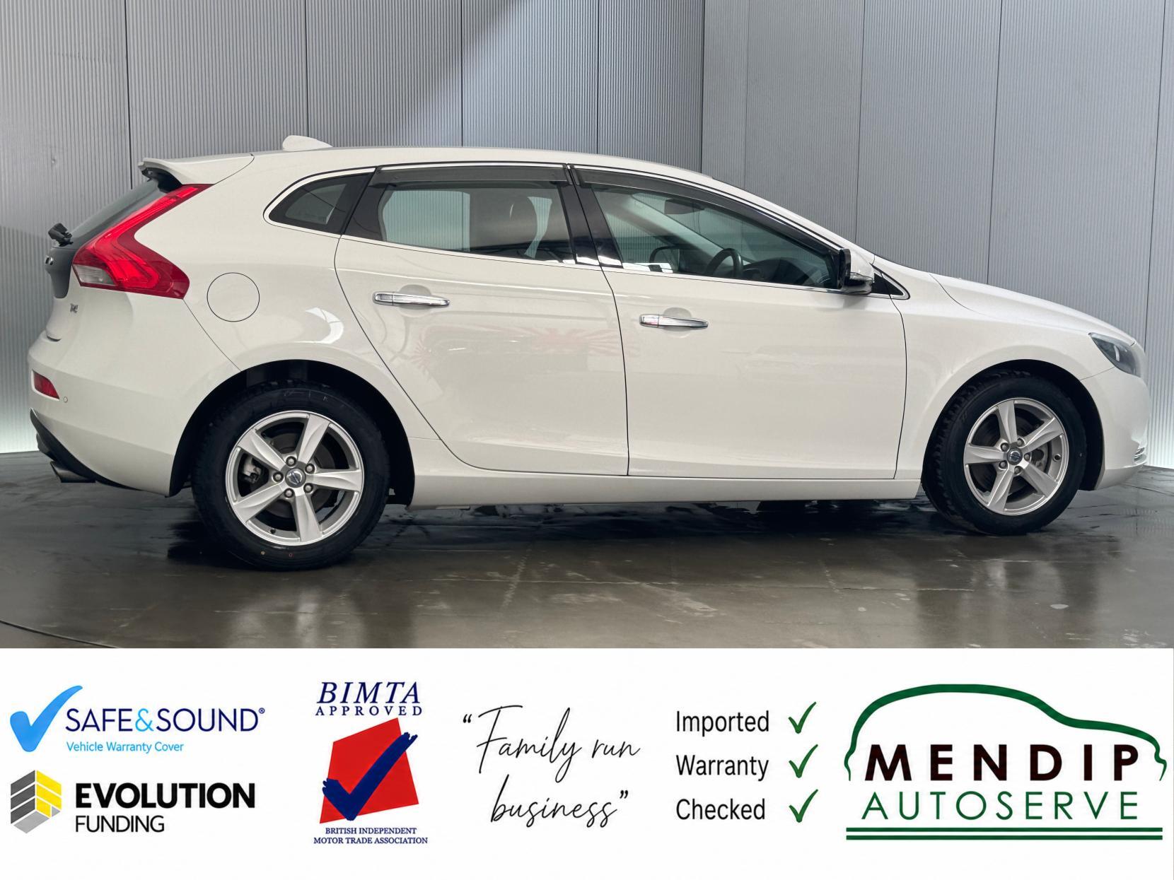 Volvo V40 view 26