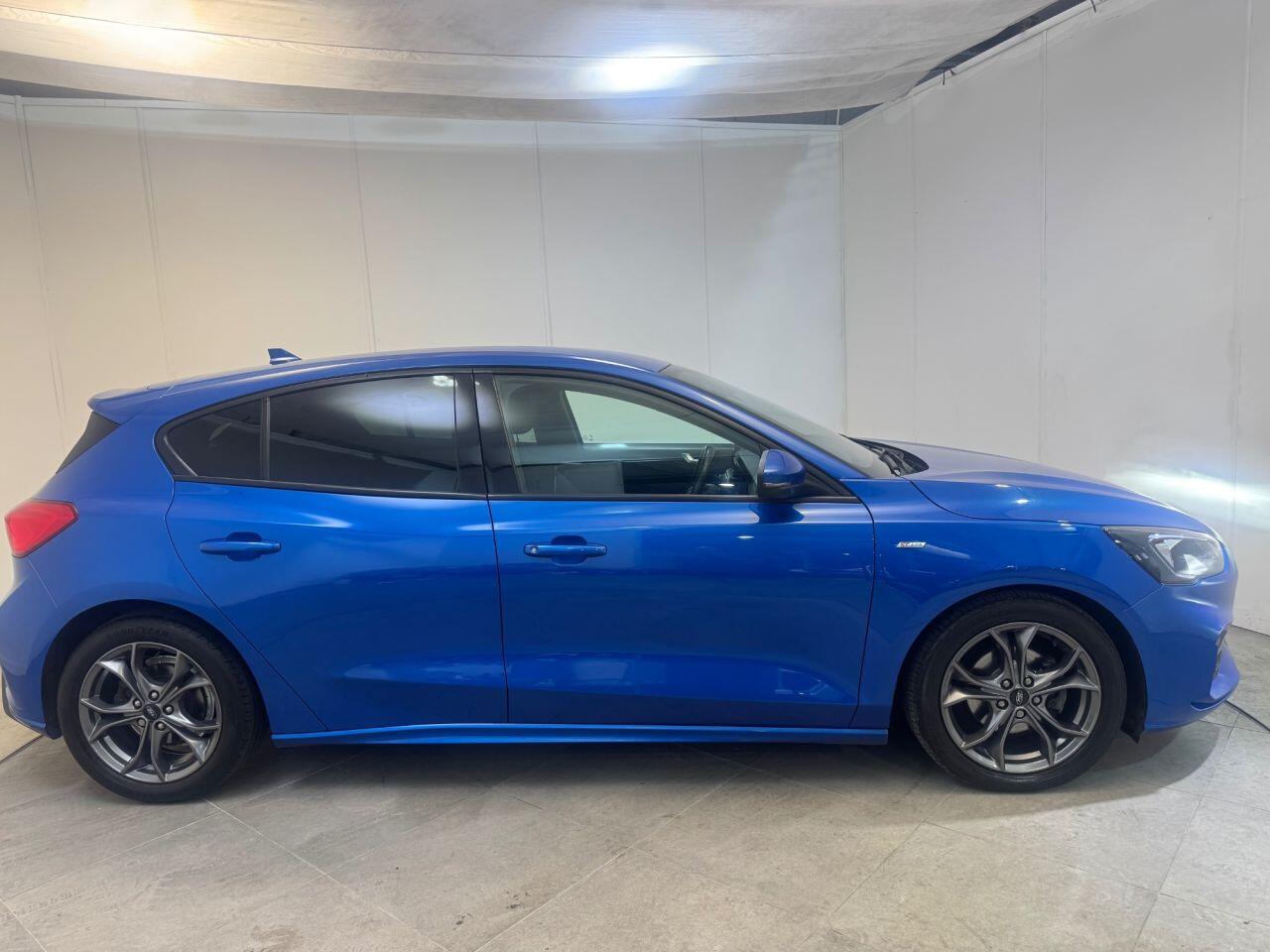 Ford Focus view 8