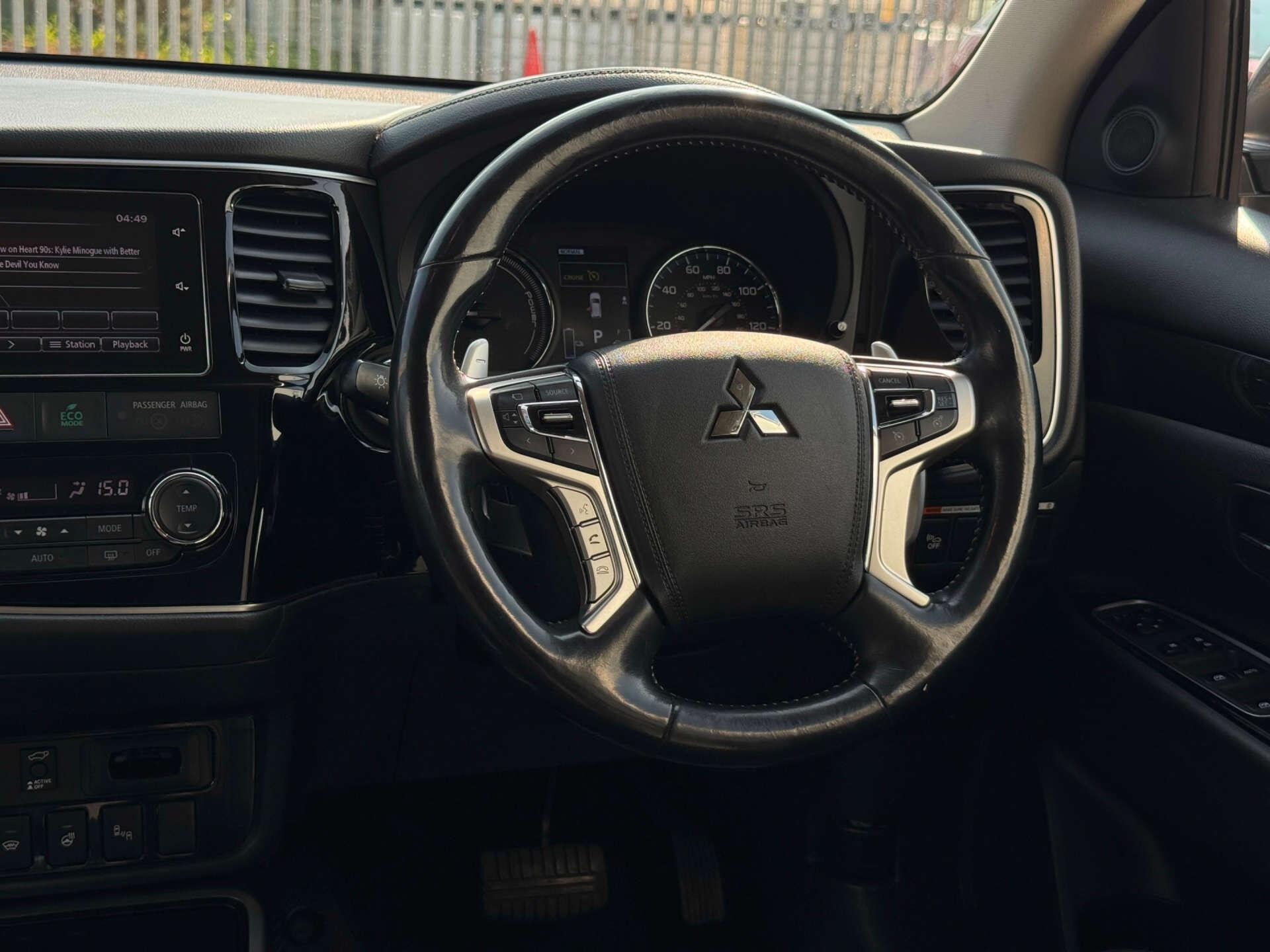 Mitsubishi Outlander view 33