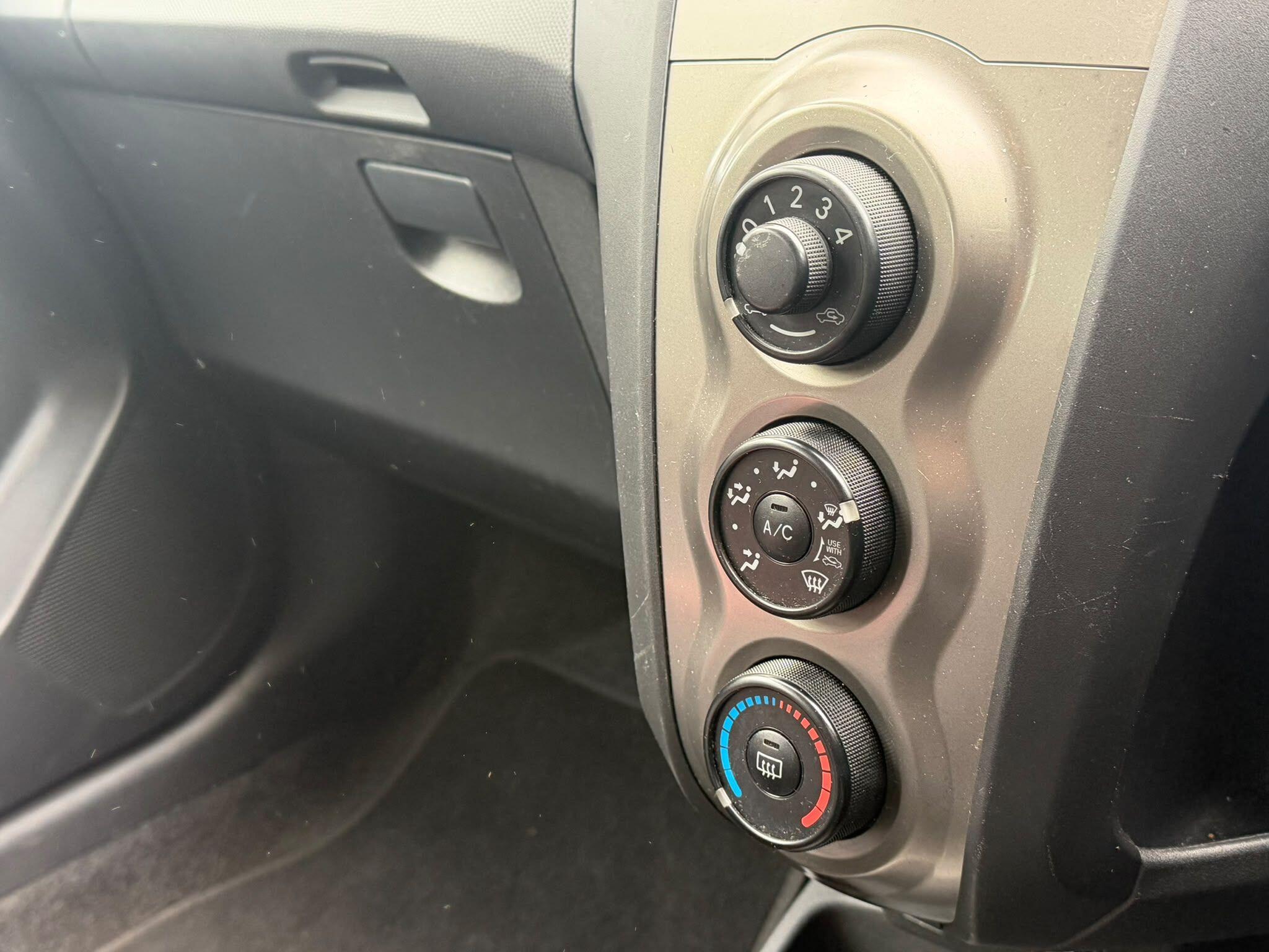 Toyota Yaris view 24